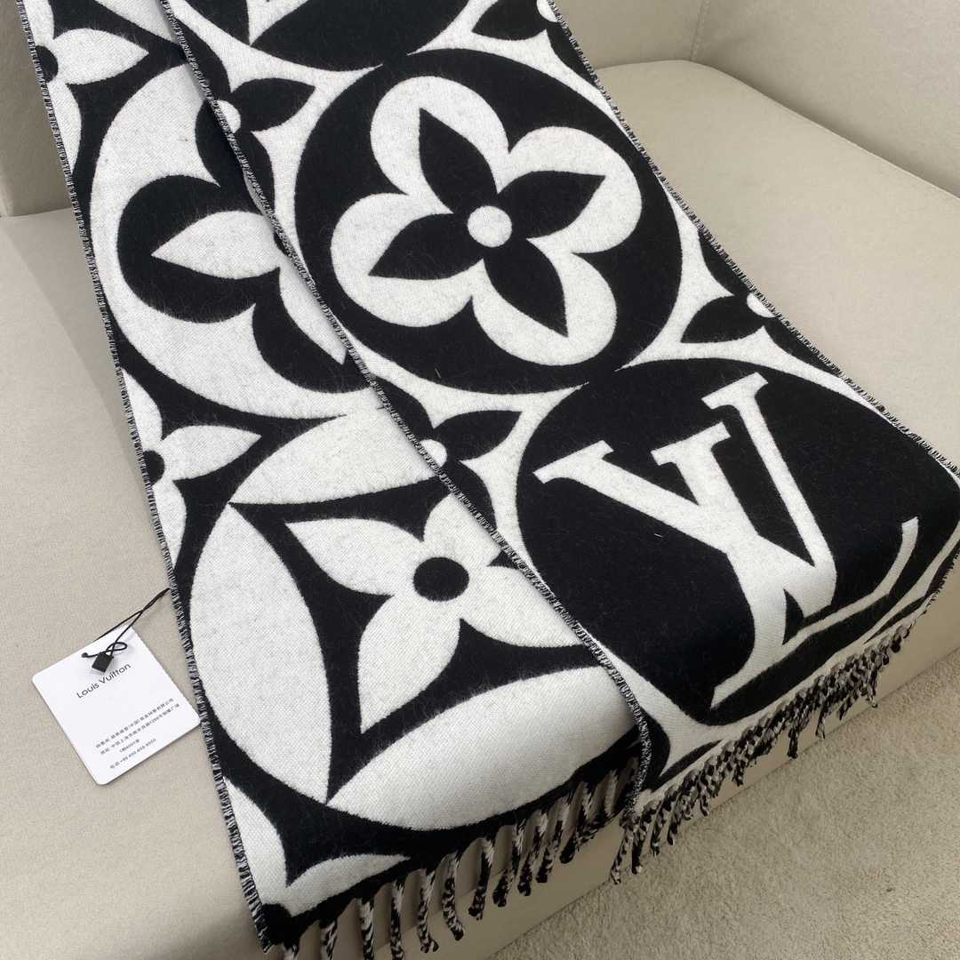 Louis Vuitton LV Medallion Scarf - DopestKickz