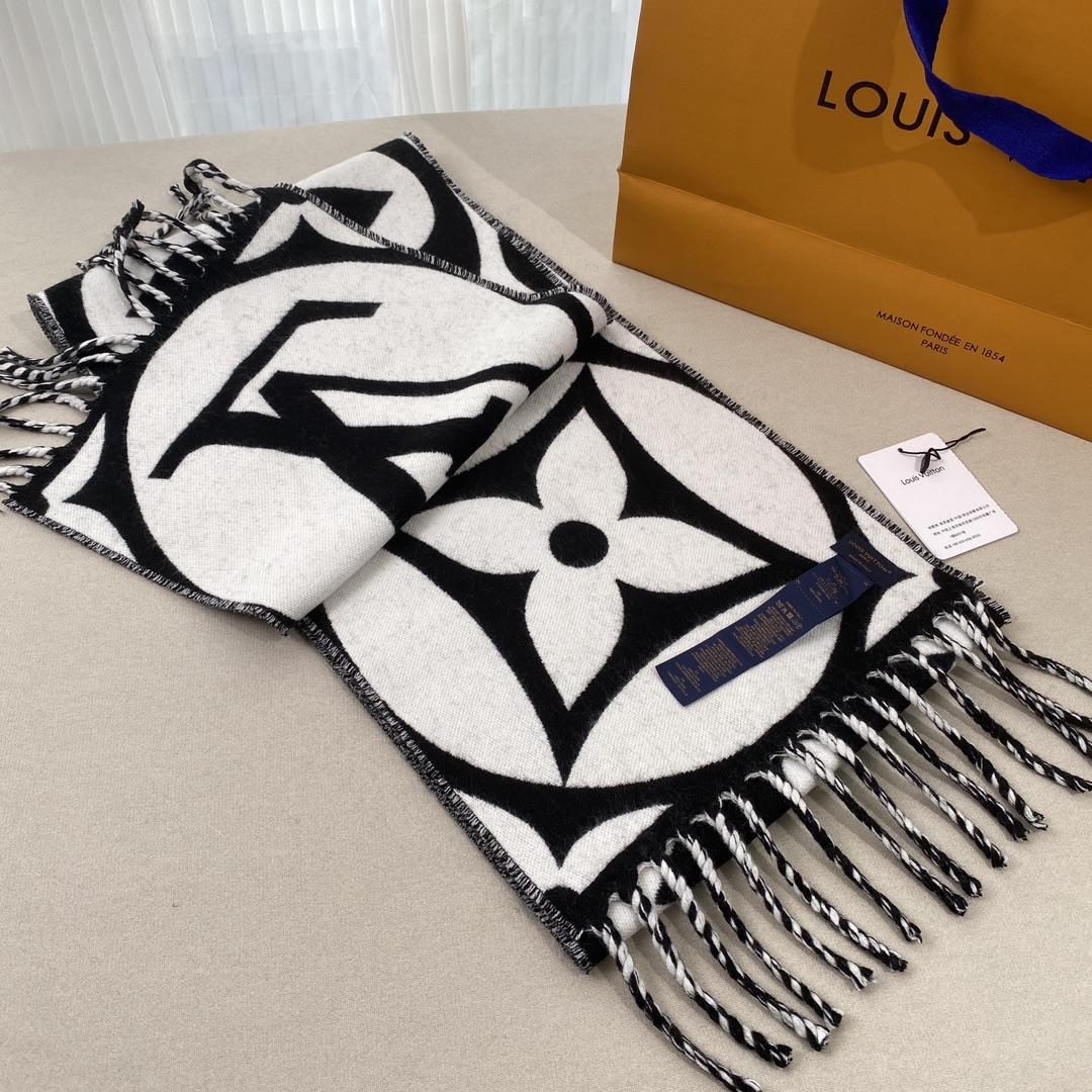 Louis Vuitton LV Medallion Scarf - DopestKickz