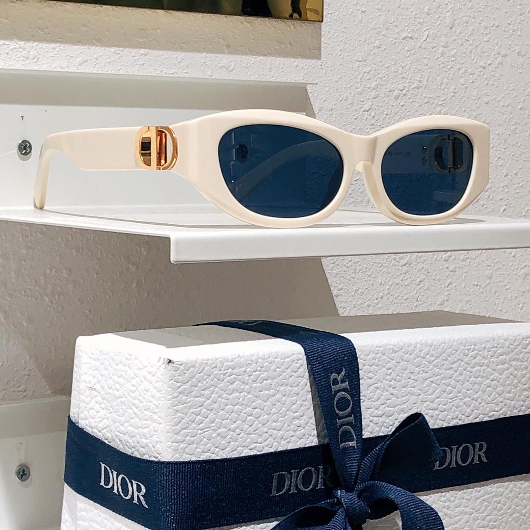 Dior 30Montaigne S9U Sunglasses - DopestKickz