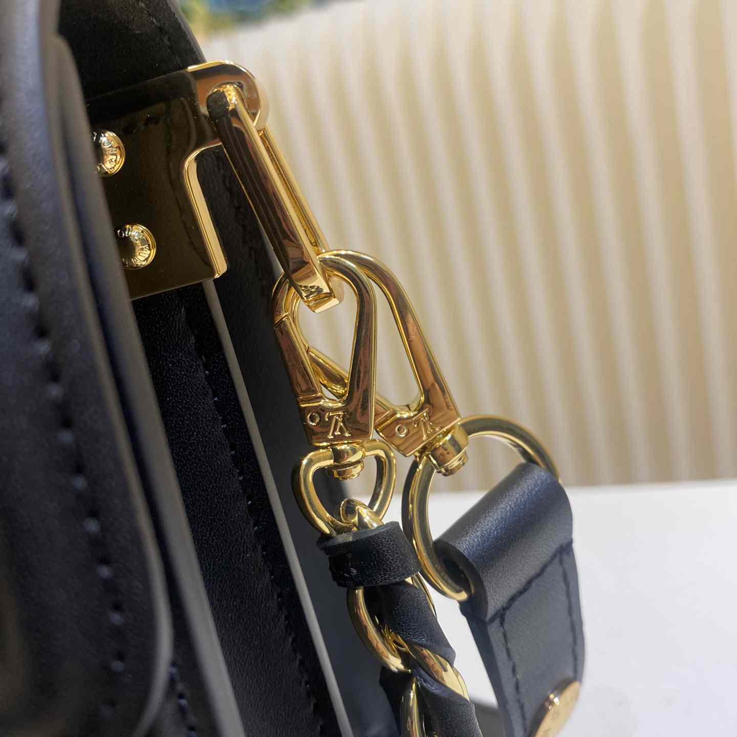 Louis Vuitton Mini Dauphine (20-15-9cm)  M55964 - DopestKickz
