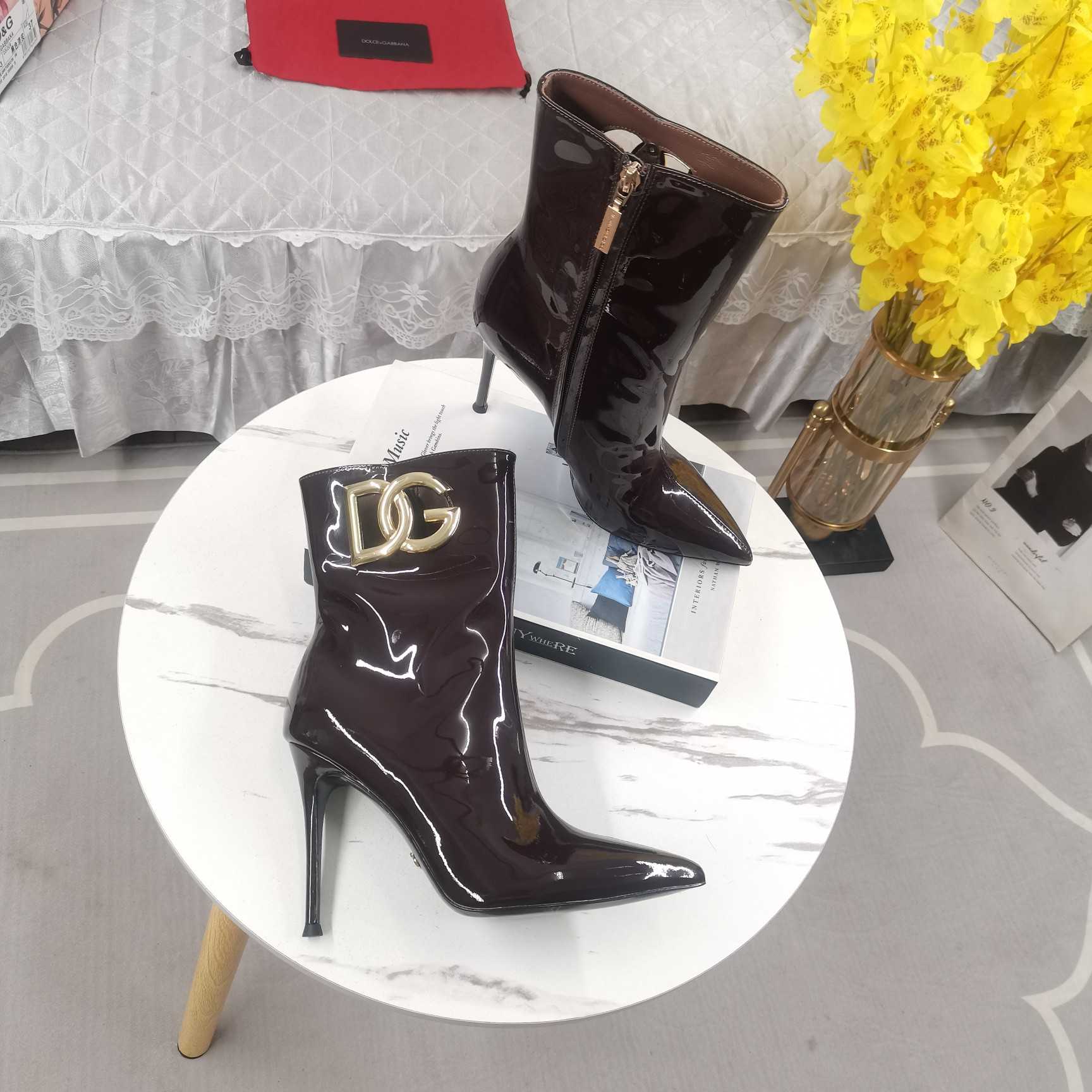 Dolce & Gabbana Calfskin Ankle Boots - DopestKickz