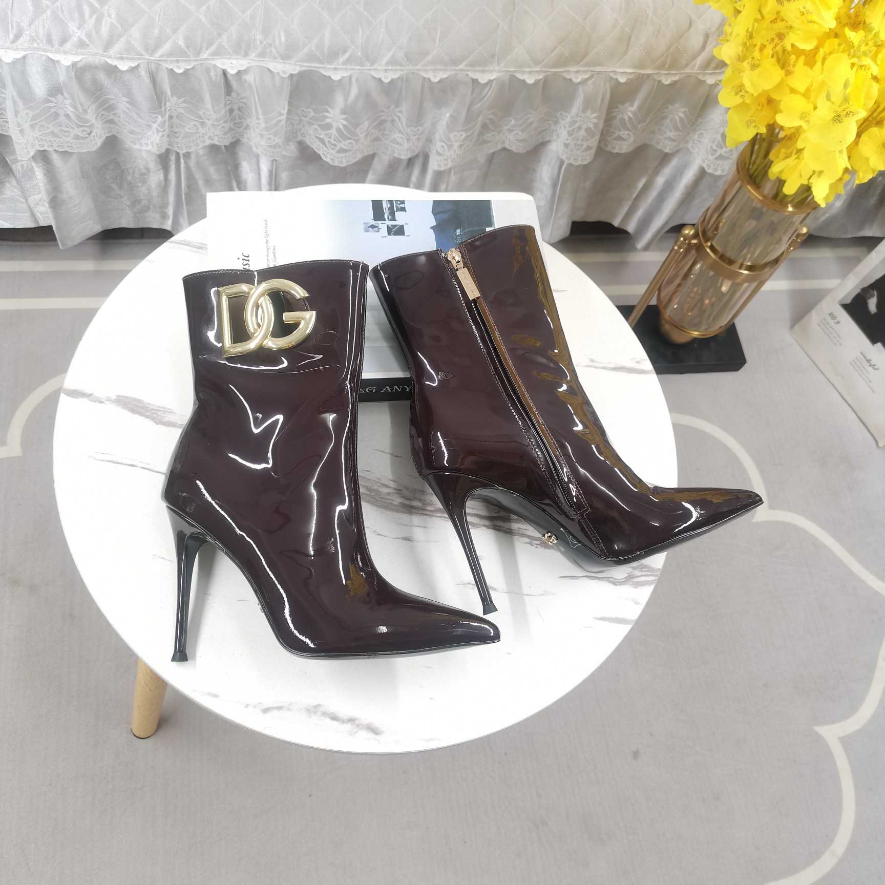 Dolce & Gabbana Calfskin Ankle Boots - DopestKickz