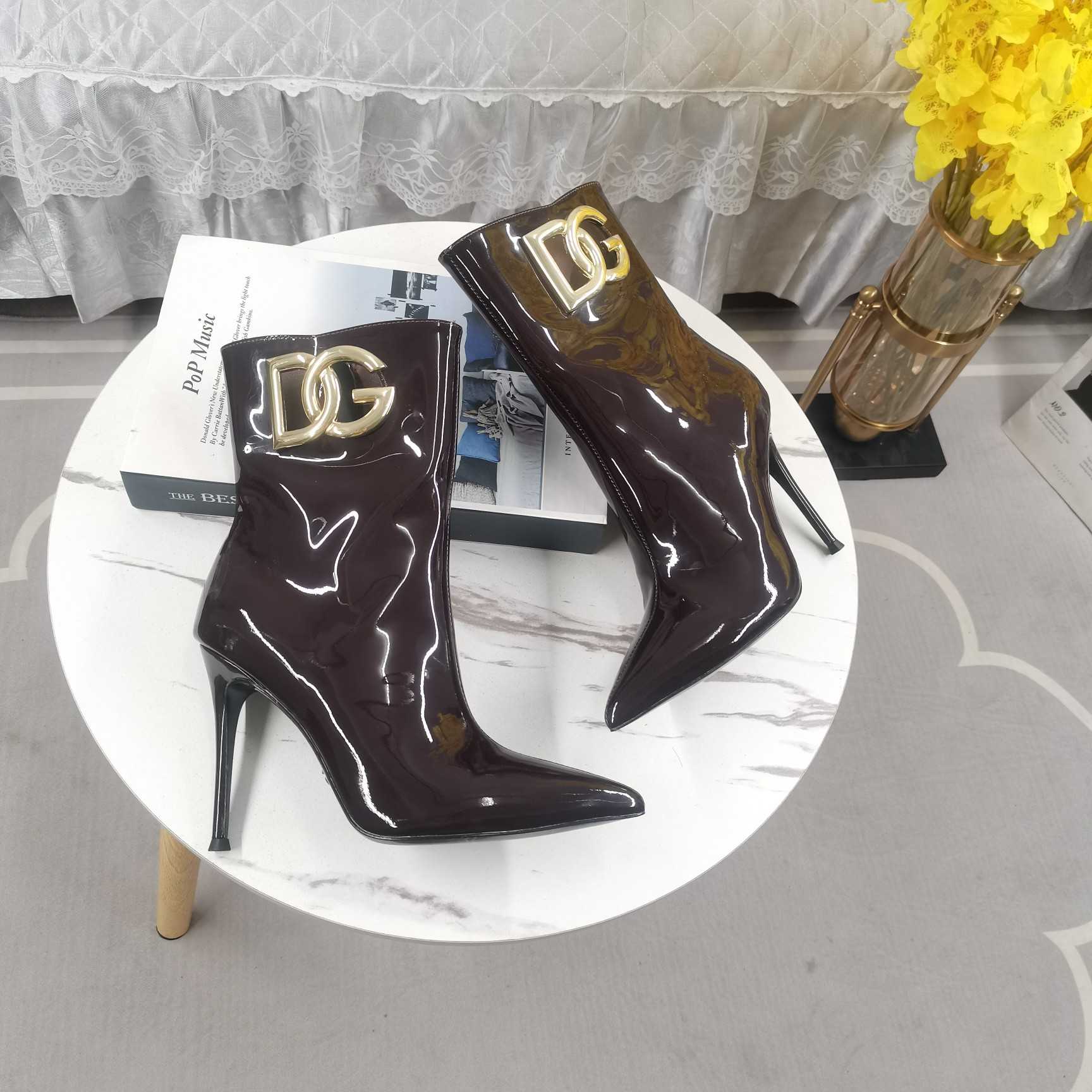 Dolce & Gabbana Calfskin Ankle Boots - DopestKickz