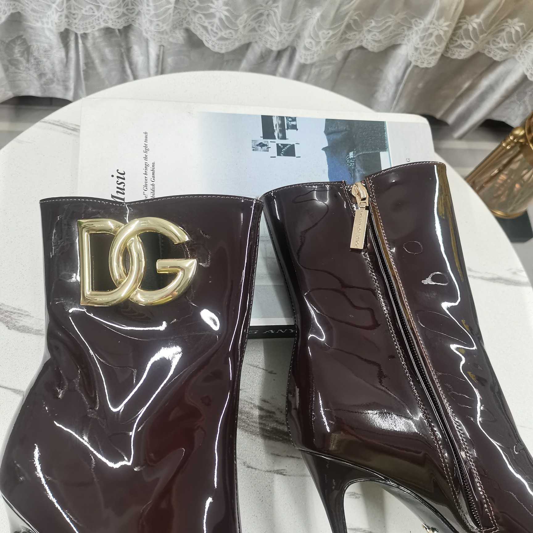 Dolce & Gabbana Calfskin Ankle Boots - DopestKickz