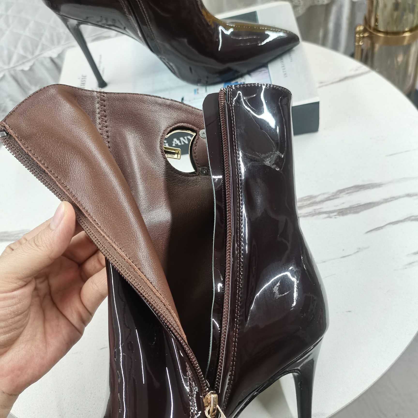Dolce & Gabbana Calfskin Ankle Boots - DopestKickz