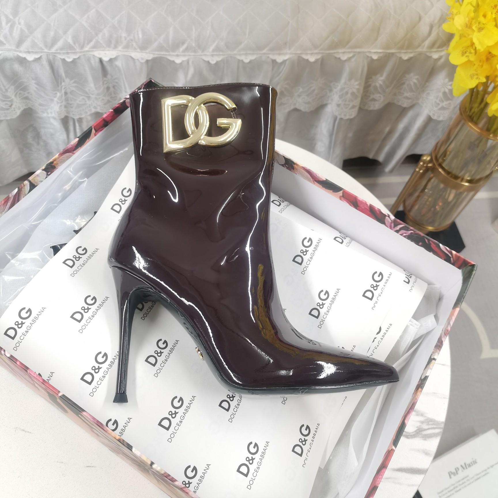 Dolce & Gabbana Calfskin Ankle Boots - DopestKickz