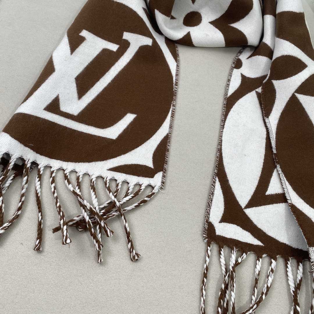 Louis Vuitton LV Medallion Scarf - DopestKickz