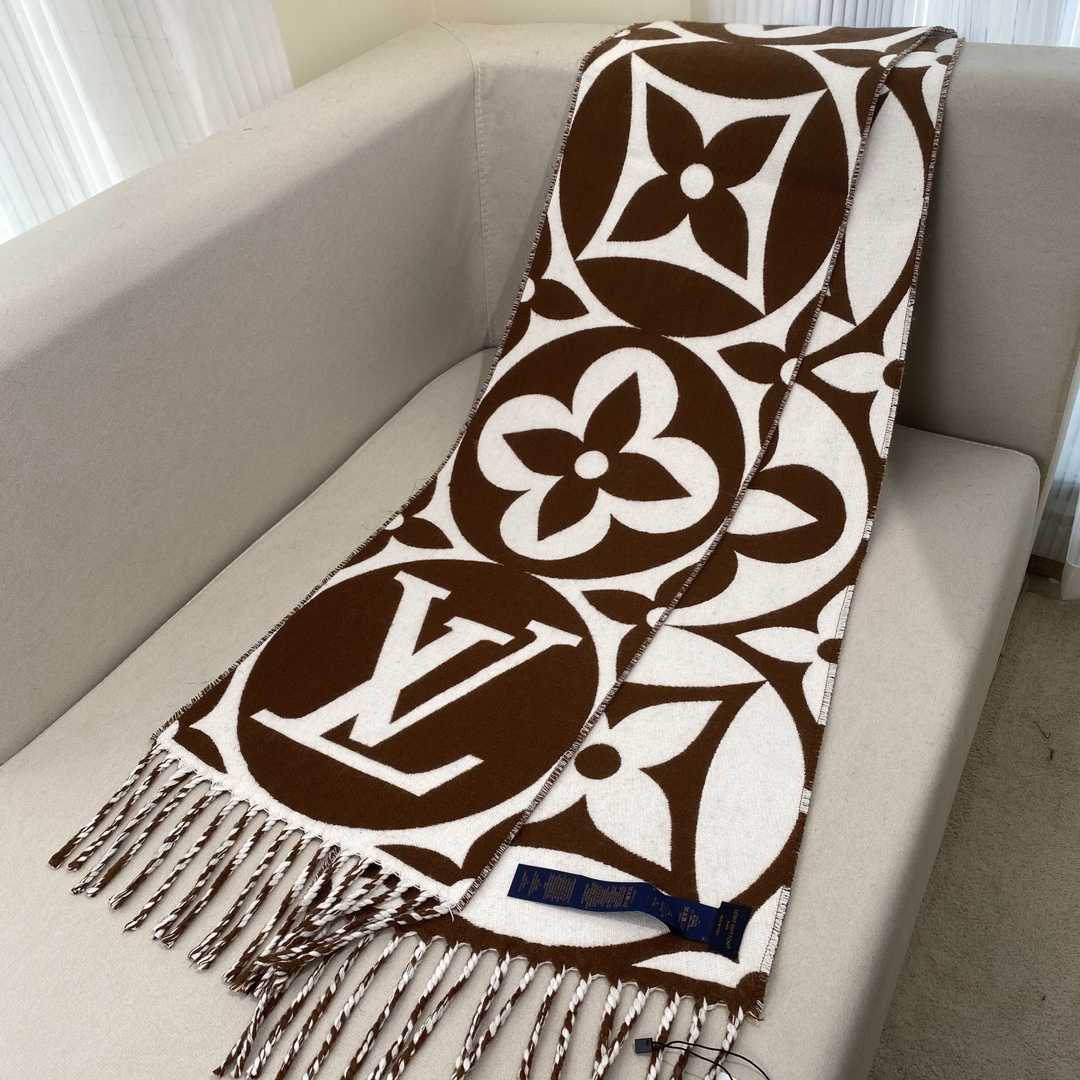 Louis Vuitton LV Medallion Scarf - DopestKickz