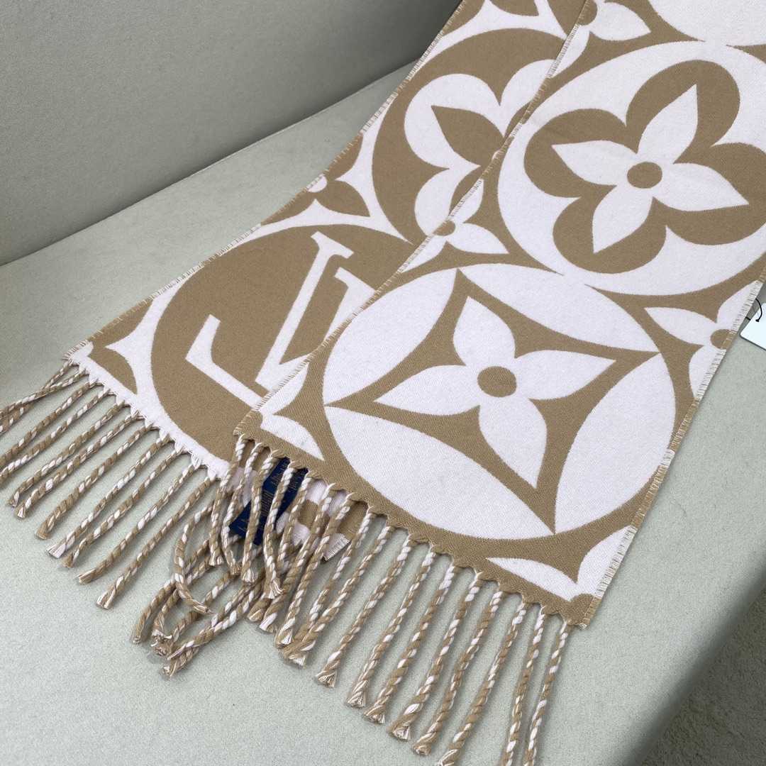 Louis Vuitton LV Medallion Scarf - DopestKickz