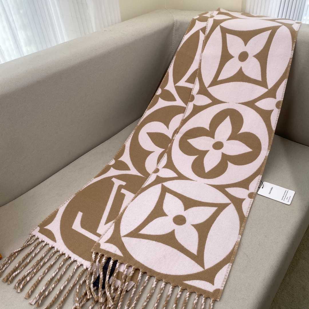 Louis Vuitton LV Medallion Scarf - DopestKickz