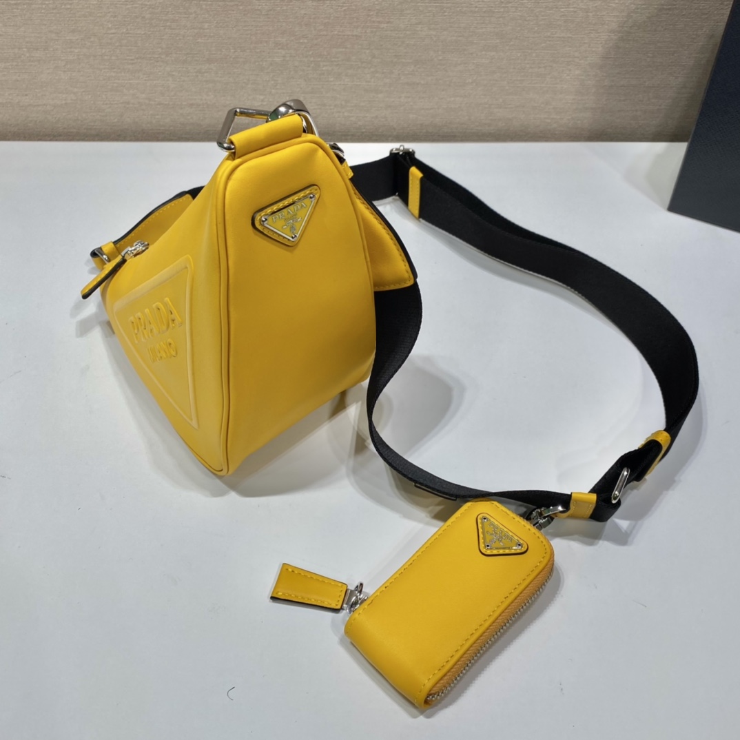 Prada Triangle Bag (26-14-12cm) - DopestKickz
