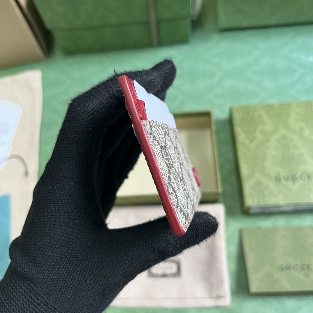 Gucci Card Case With GG Detail - DopestKickz