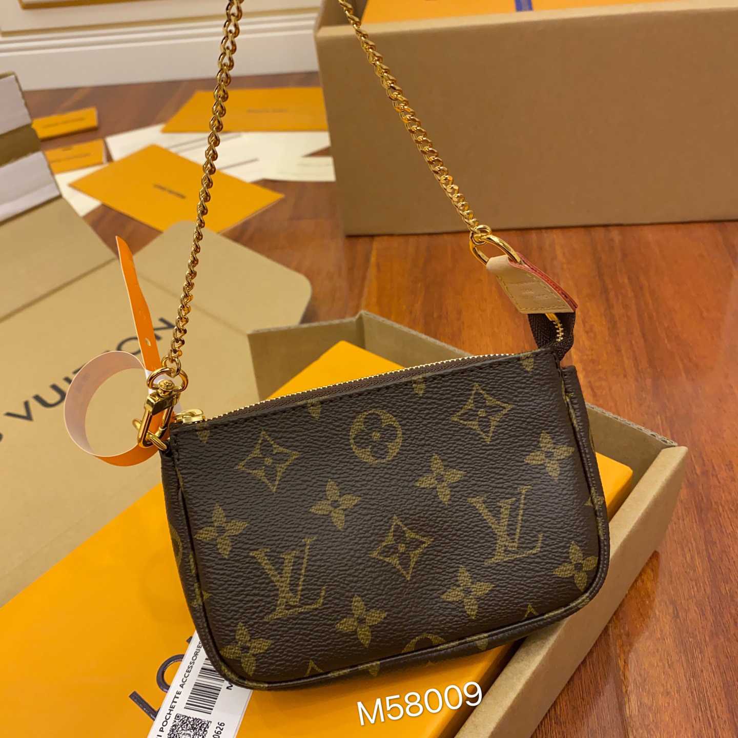 Louis Vuitton Mini Pochette Accessoires M58009 - DopestKickz