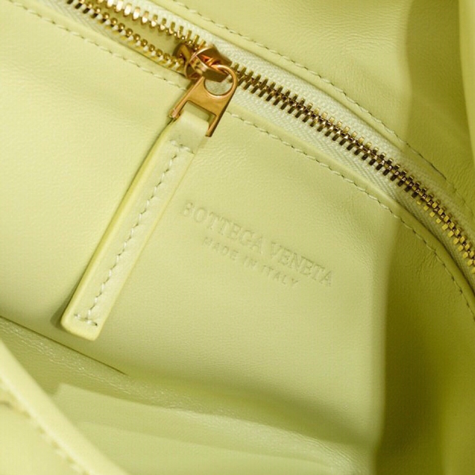 Bottega Veneta Large Hop - DopestKickz