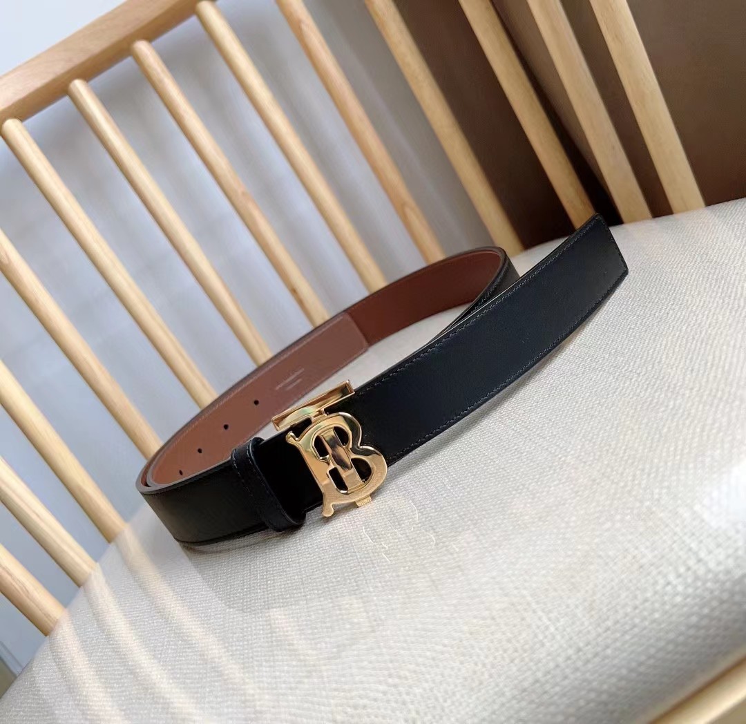 Burberry Men's Leather Reversible TB Belt - DopestKickz