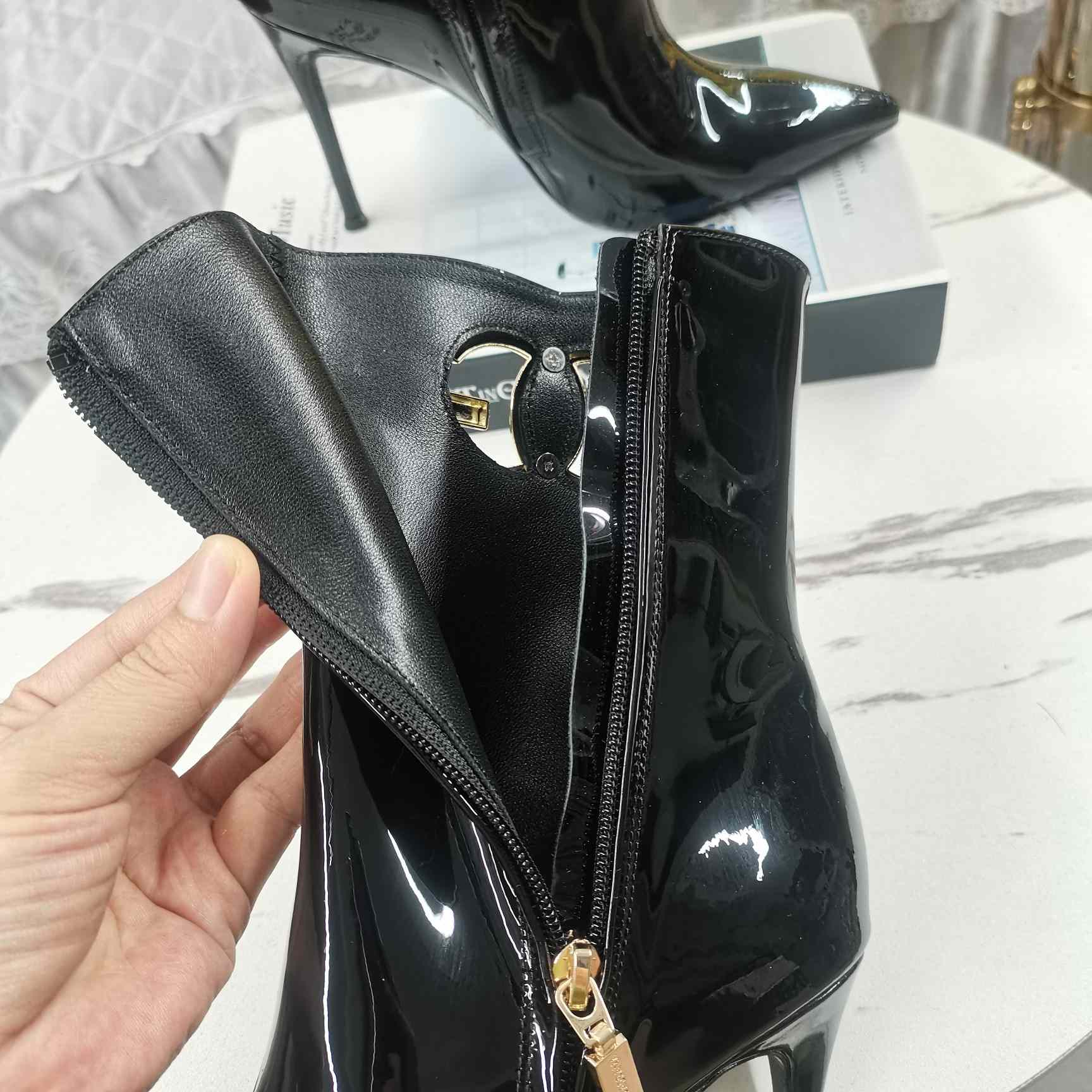 Dolce & Gabbana Calfskin Ankle Boots - DopestKickz