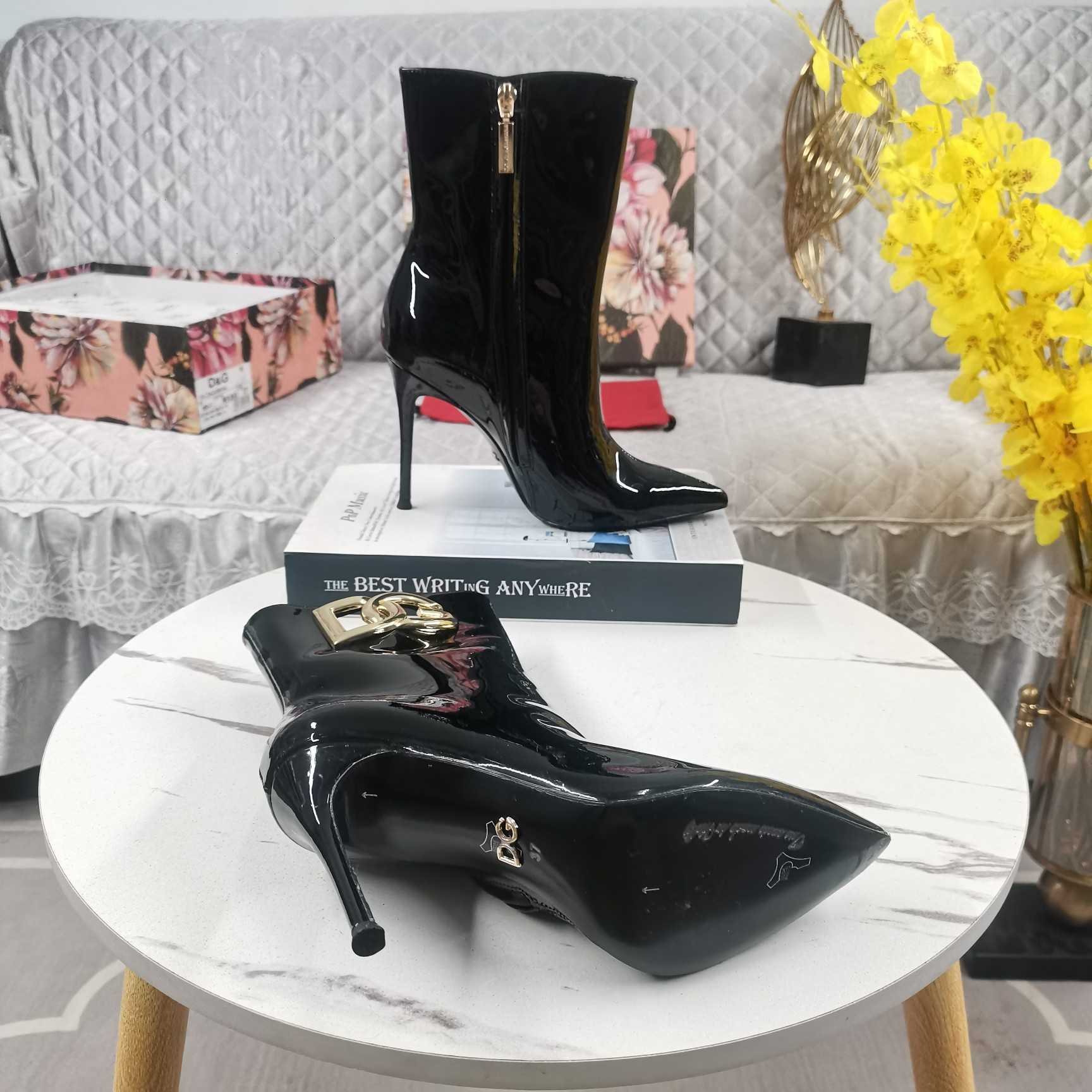 Dolce & Gabbana Calfskin Ankle Boots - DopestKickz