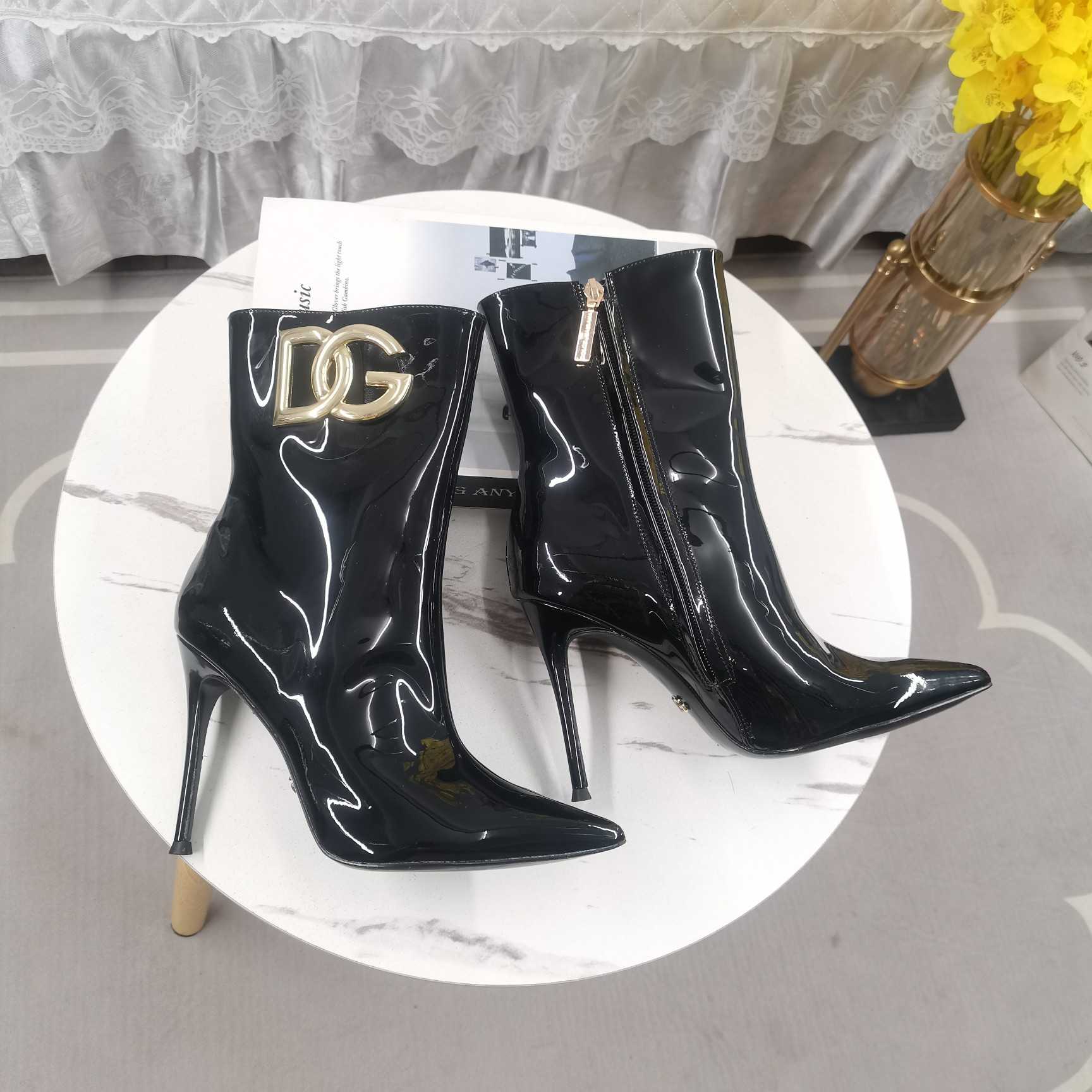 Dolce & Gabbana Calfskin Ankle Boots - DopestKickz