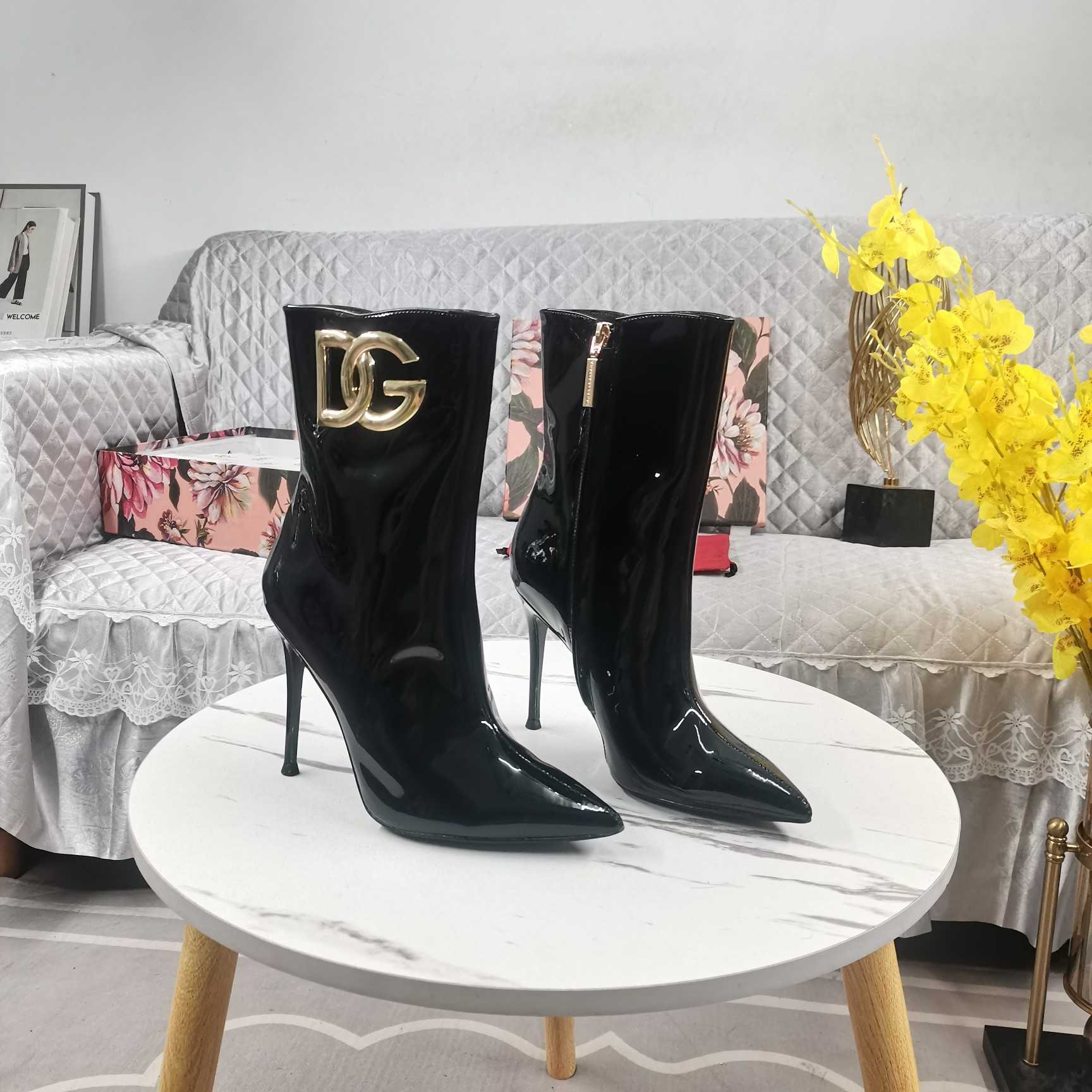 Dolce & Gabbana Calfskin Ankle Boots - DopestKickz