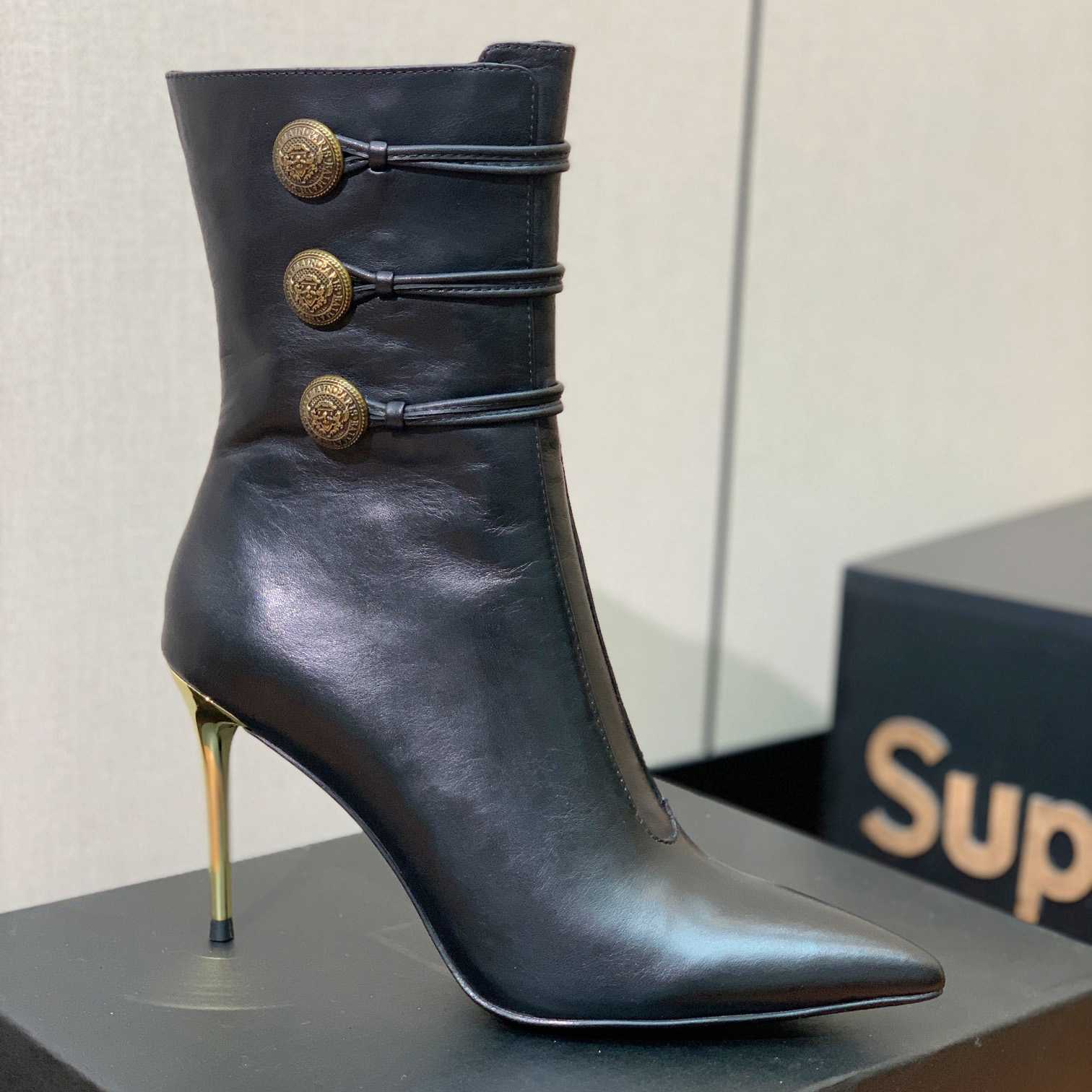 Balmain Alma Leather Ankle Boots - DopestKickz