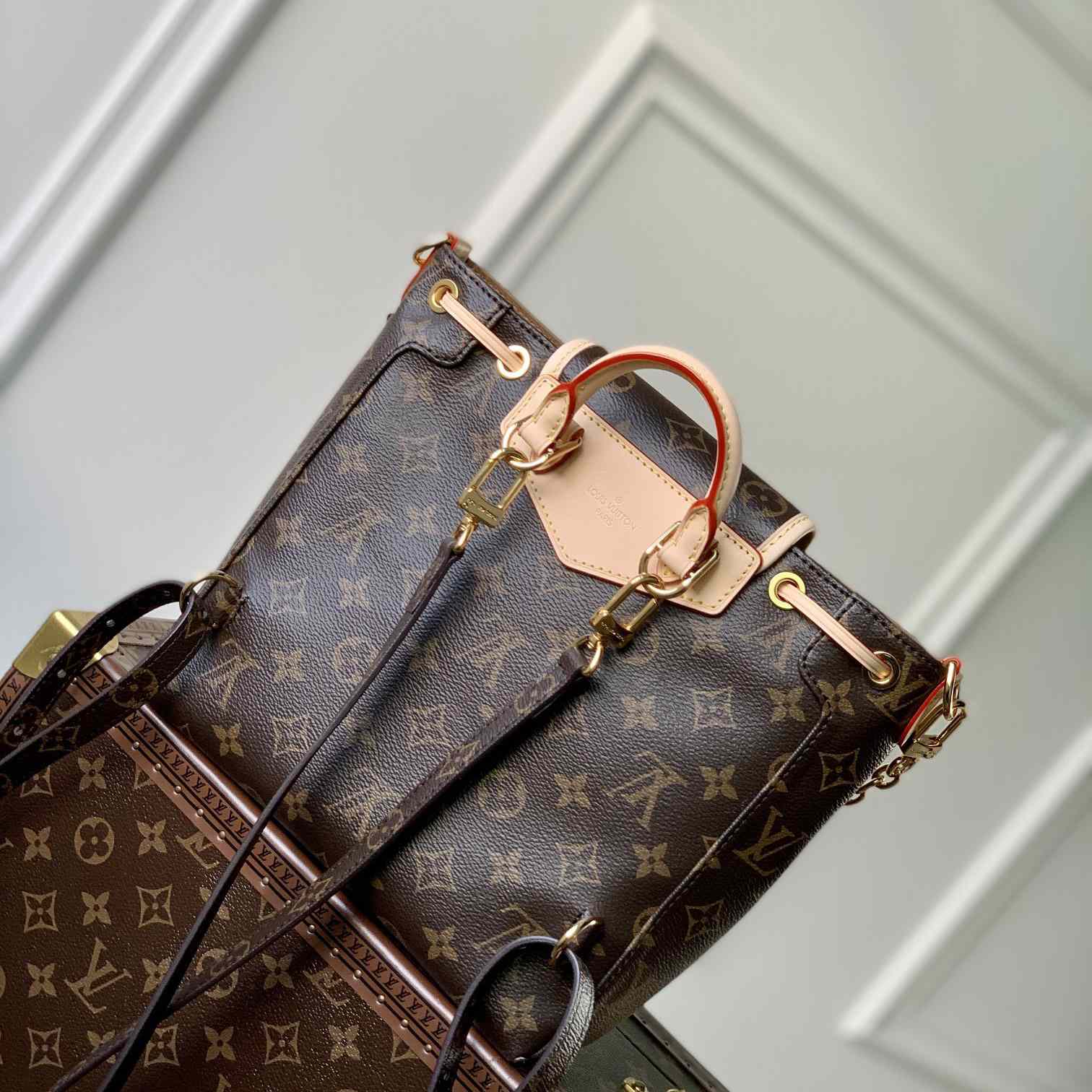 Louis Vuitton Excursion PM  (21-23-10cm)   M46932 - DopestKickz