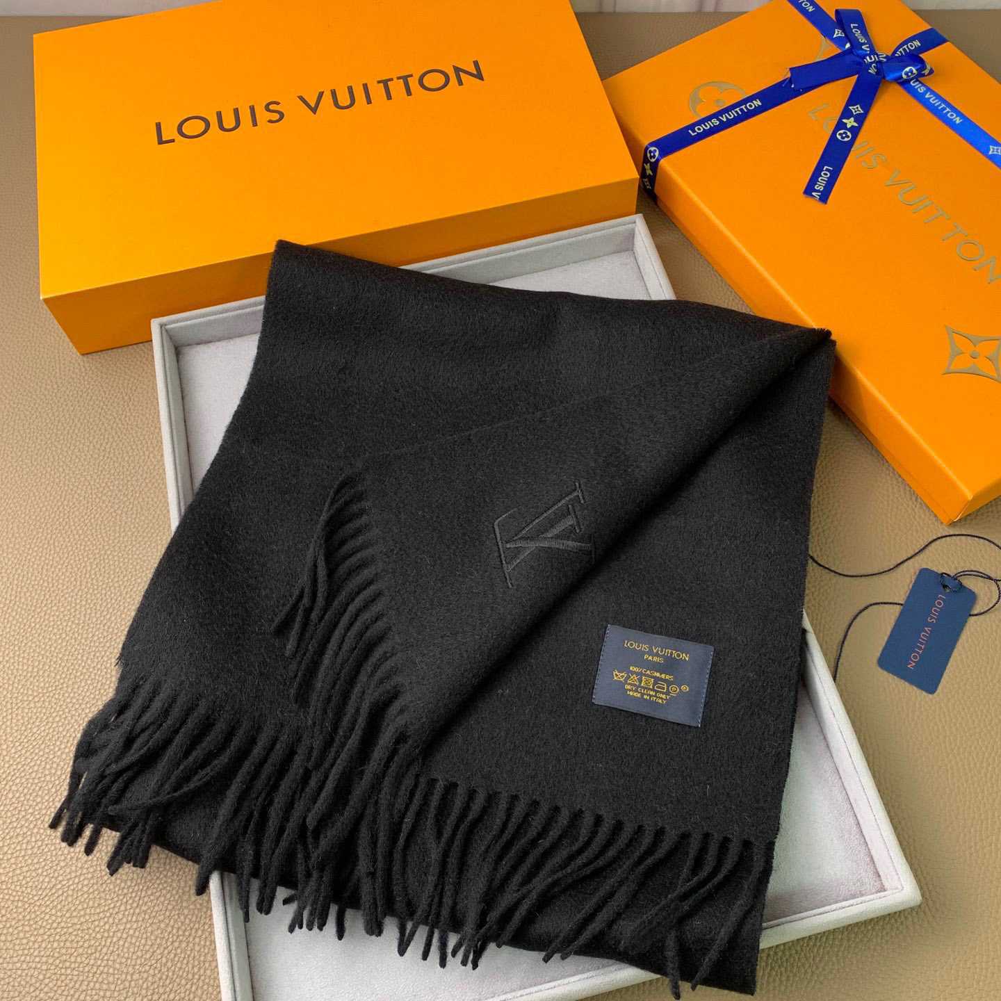 Louis Vuitton Jhelam Scarf - DopestKickz
