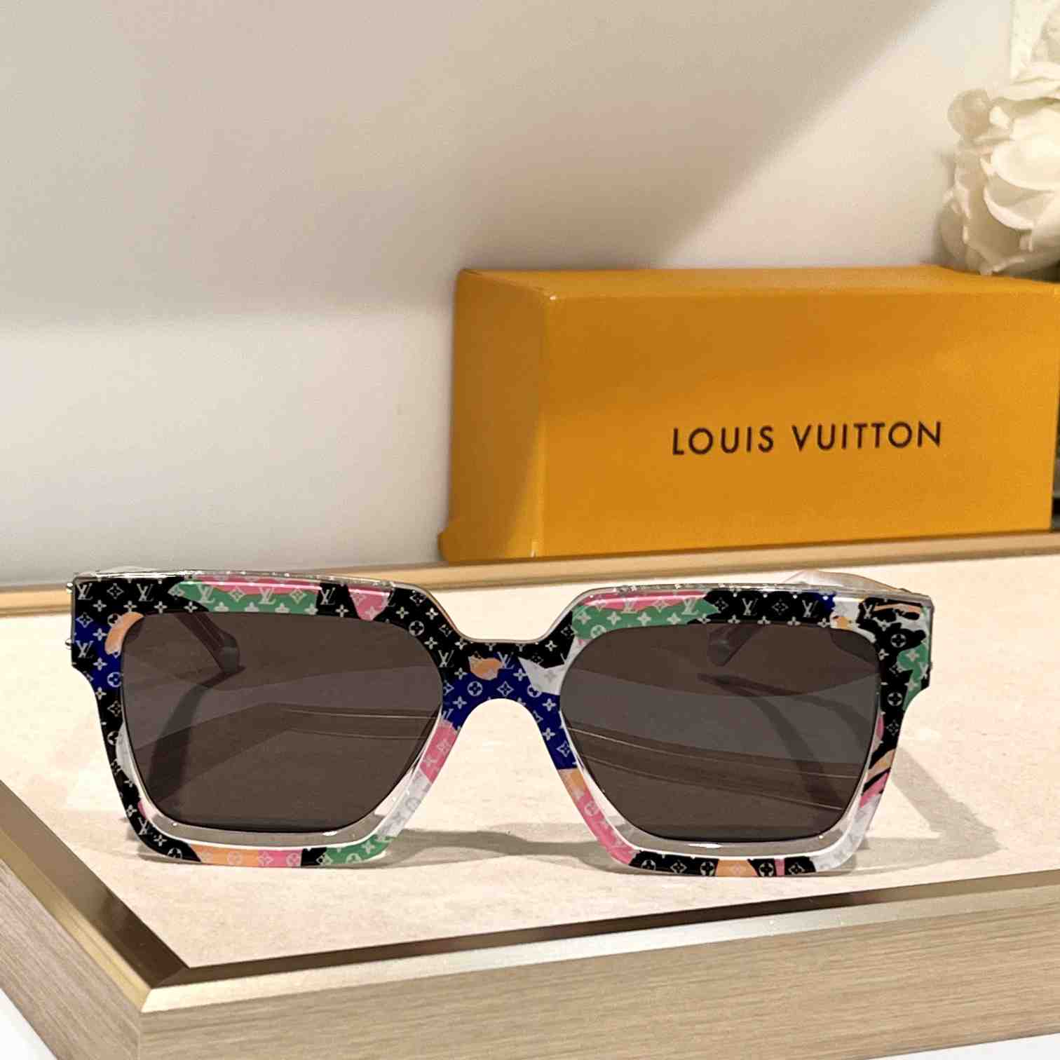 Louis Vuitton 1.1 Millionaires Square Sunglasses  LV96006 - DopestKickz