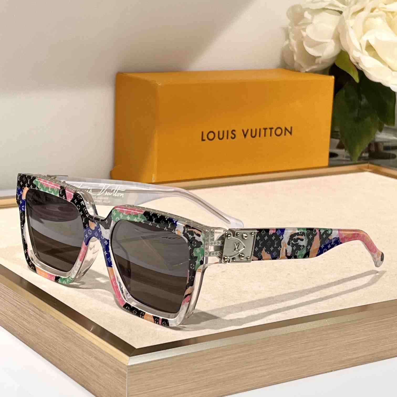 Louis Vuitton 1.1 Millionaires Square Sunglasses  LV96006 - DopestKickz