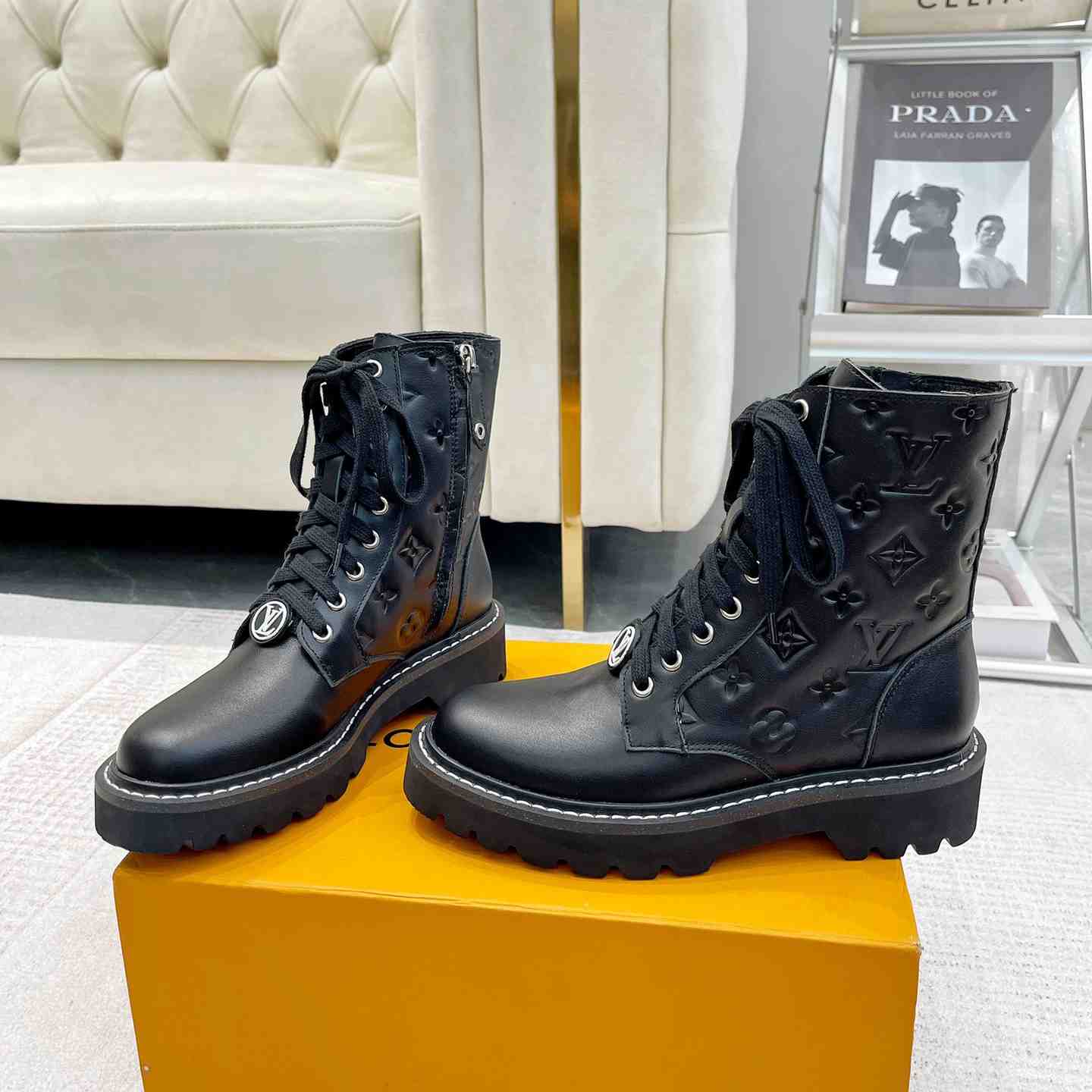 Louis Vuitton Territory Flat Ranger - DopestKickz