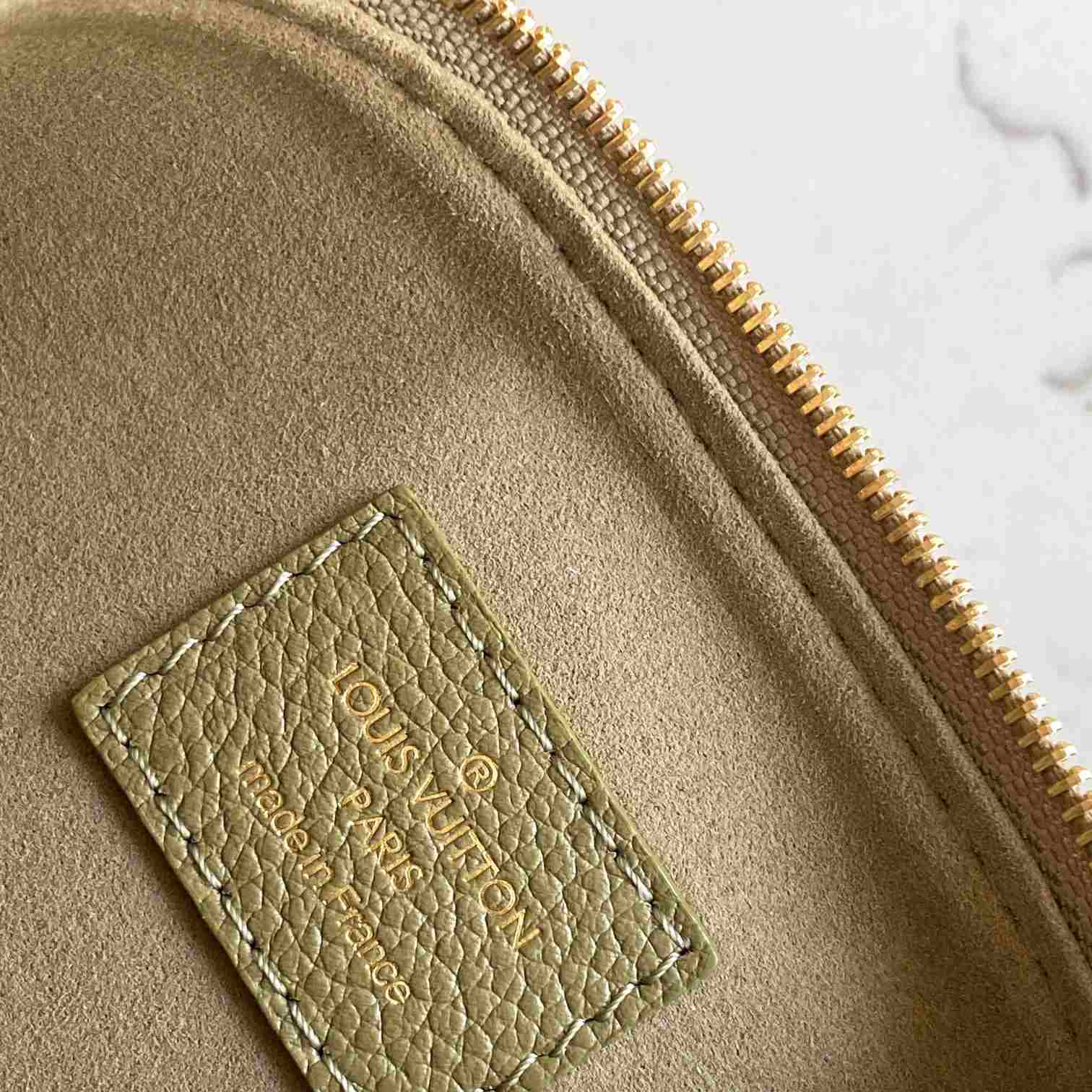 Louis Vuitton Multi Pochette Accessoires   (25-14.5-4.5cm) M22670 - DopestKickz