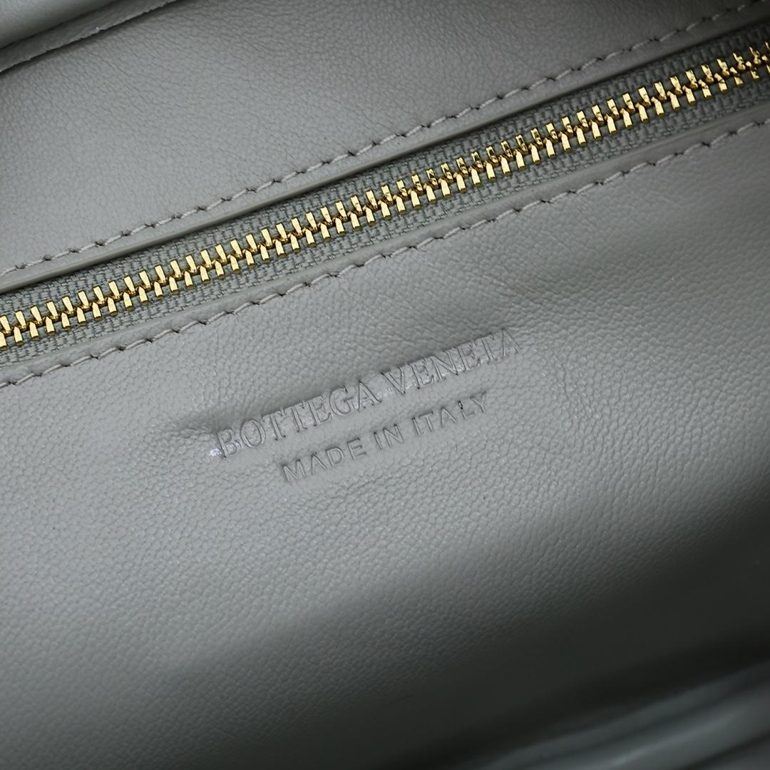 Bottega Veneta Small Getaway - DopestKickz
