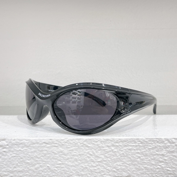Balenciaga Dynamo Round Sunglasses - DopestKickz