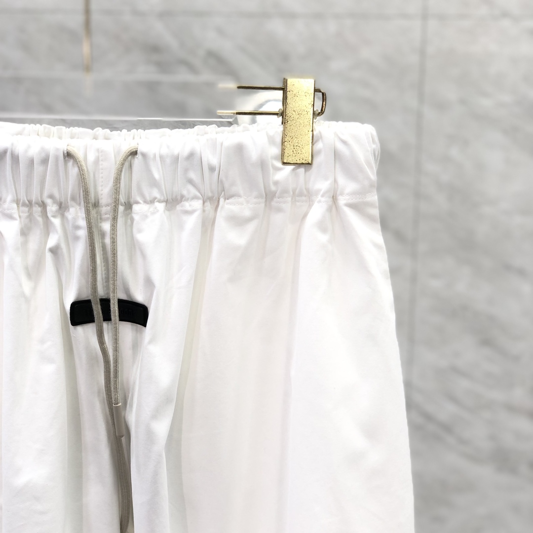 Fear of God Essentials Relaxed Trouser - DopestKickz