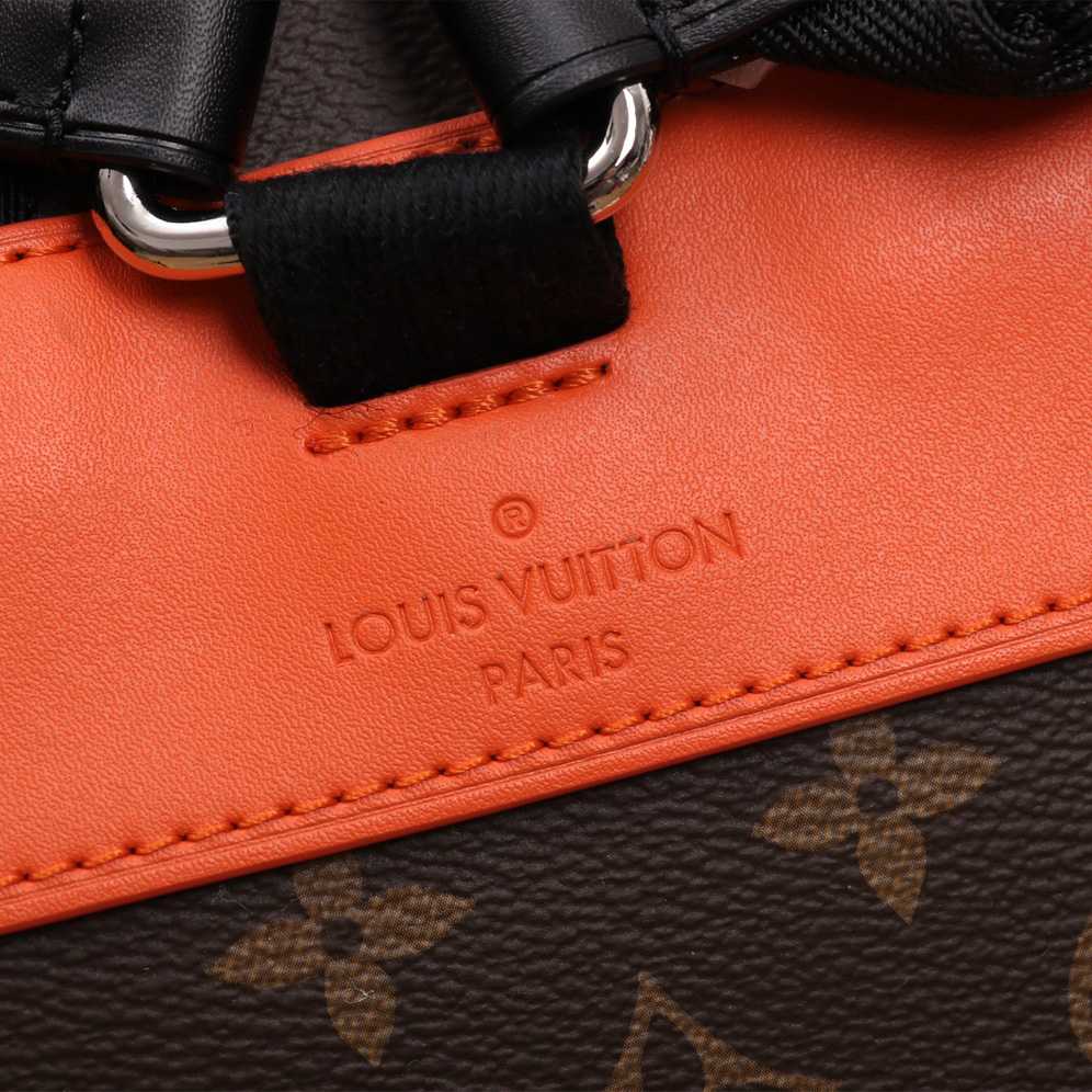 Louis Vuitton Christopher MM    M46814 - DopestKickz