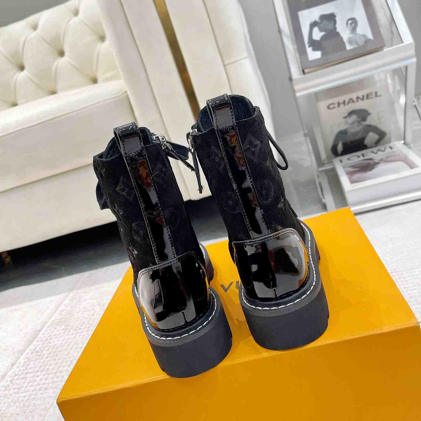 Louis Vuitton Territory Flat Ranger - DopestKickz