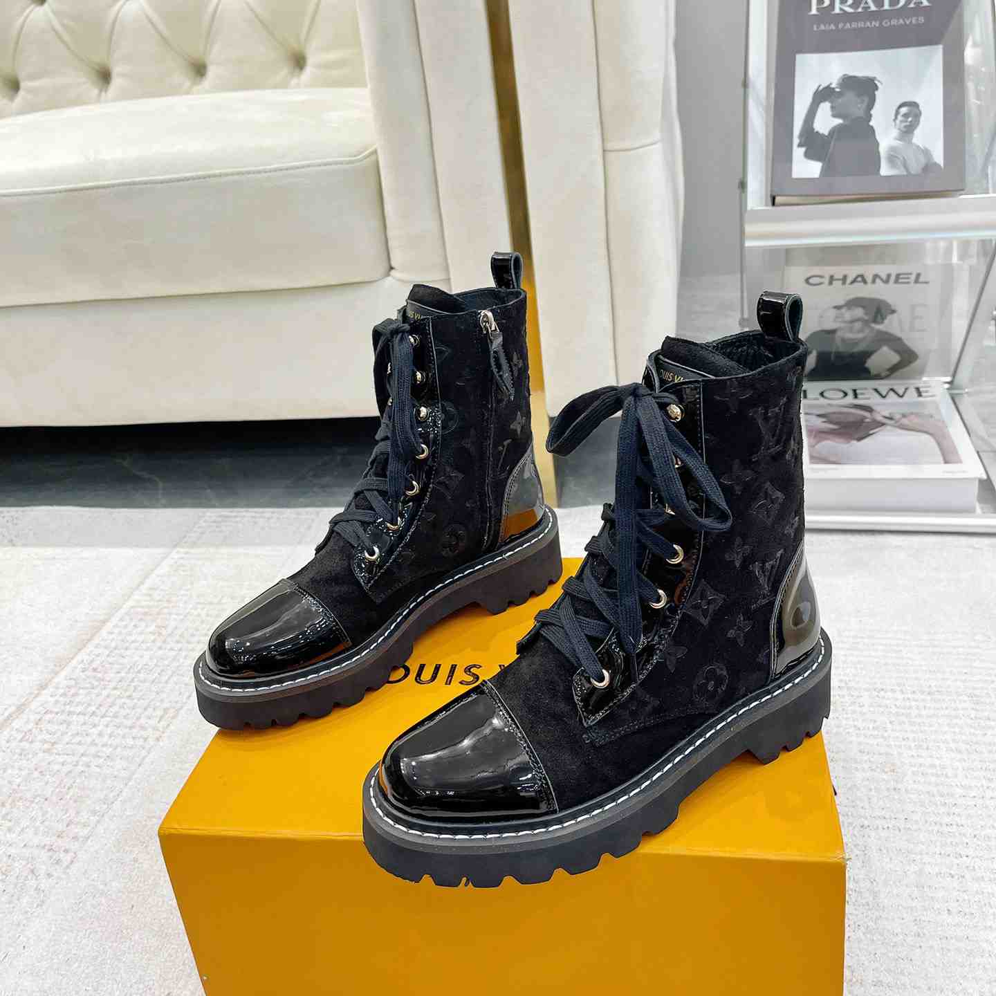 Louis Vuitton Territory Flat Ranger - DopestKickz