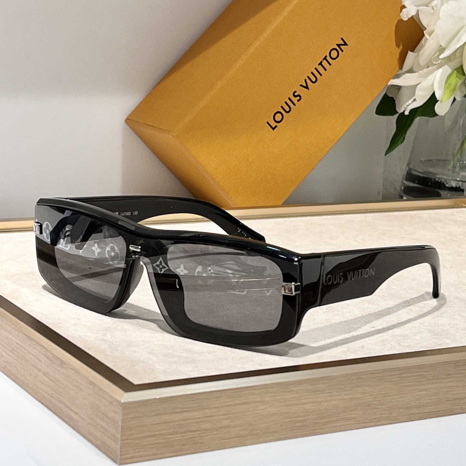 Louis Vuitton LV Speed Mask Sunglasses     Z2057E - DopestKickz