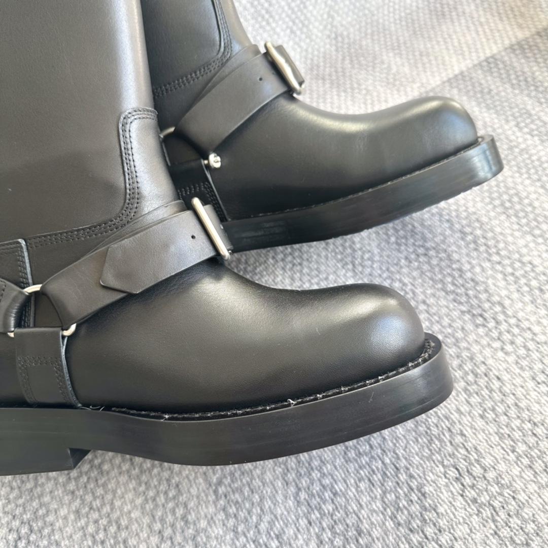 Burberry Leather Saddle Low Boots - DopestKickz