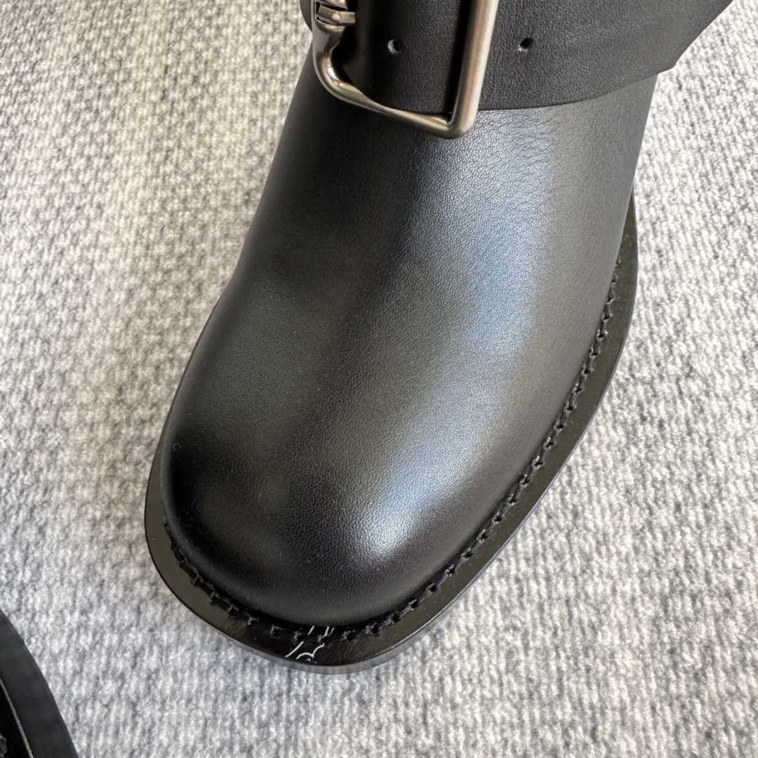 Burberry Leather Saddle Low Boots - DopestKickz