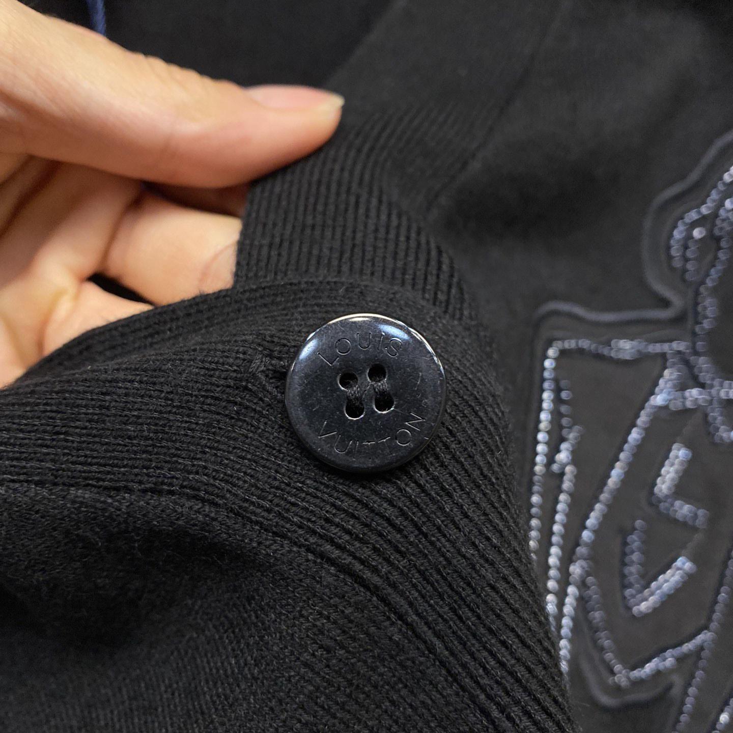 Louis Vuitton Cardigan - DopestKickz