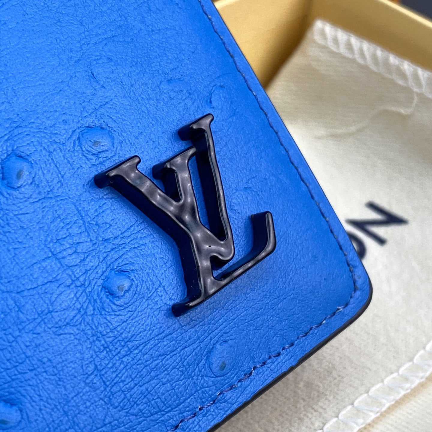 Louis Vuitton Wallet    8 x 11 x 1cm - DopestKickz