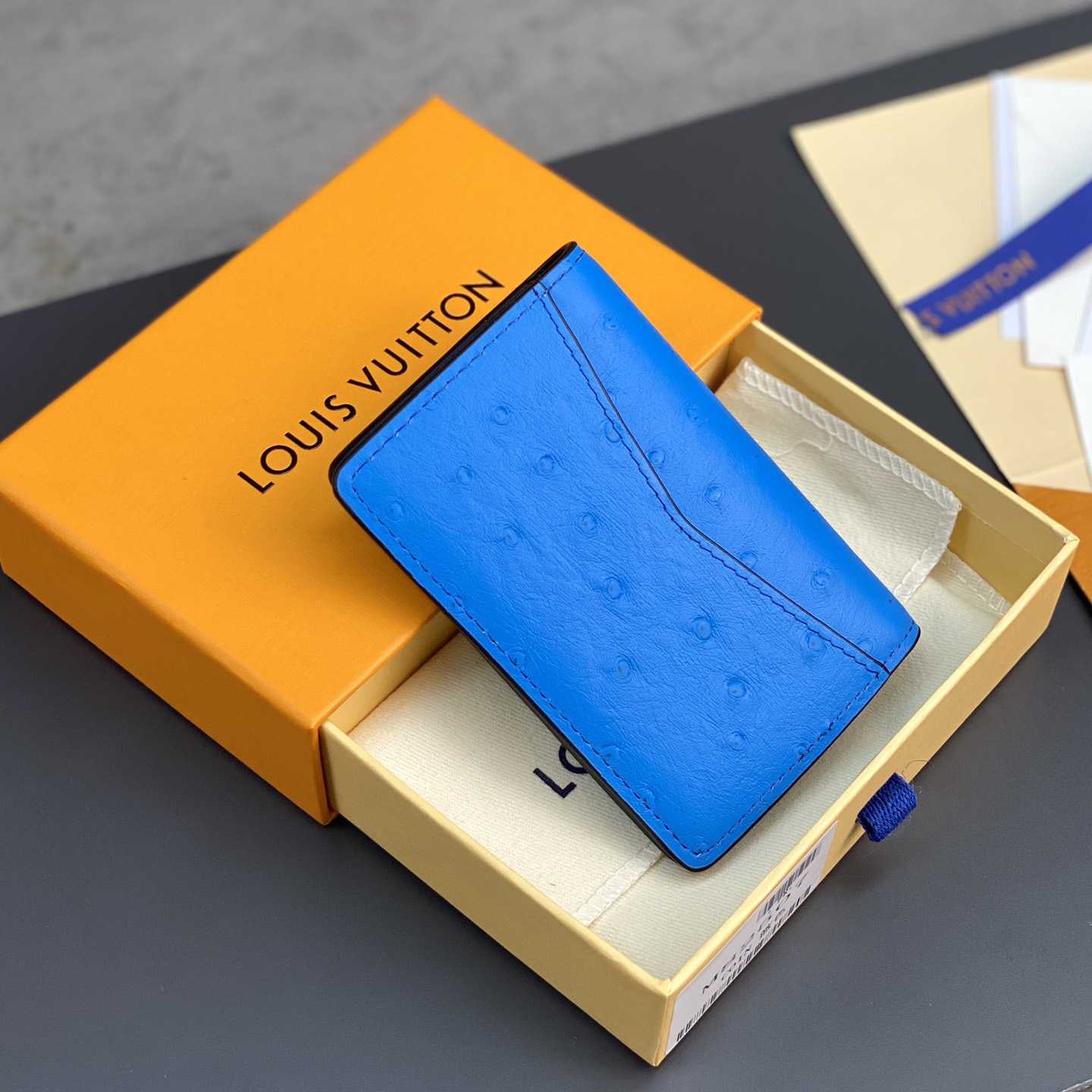 Louis Vuitton Wallet    8 x 11 x 1cm - DopestKickz