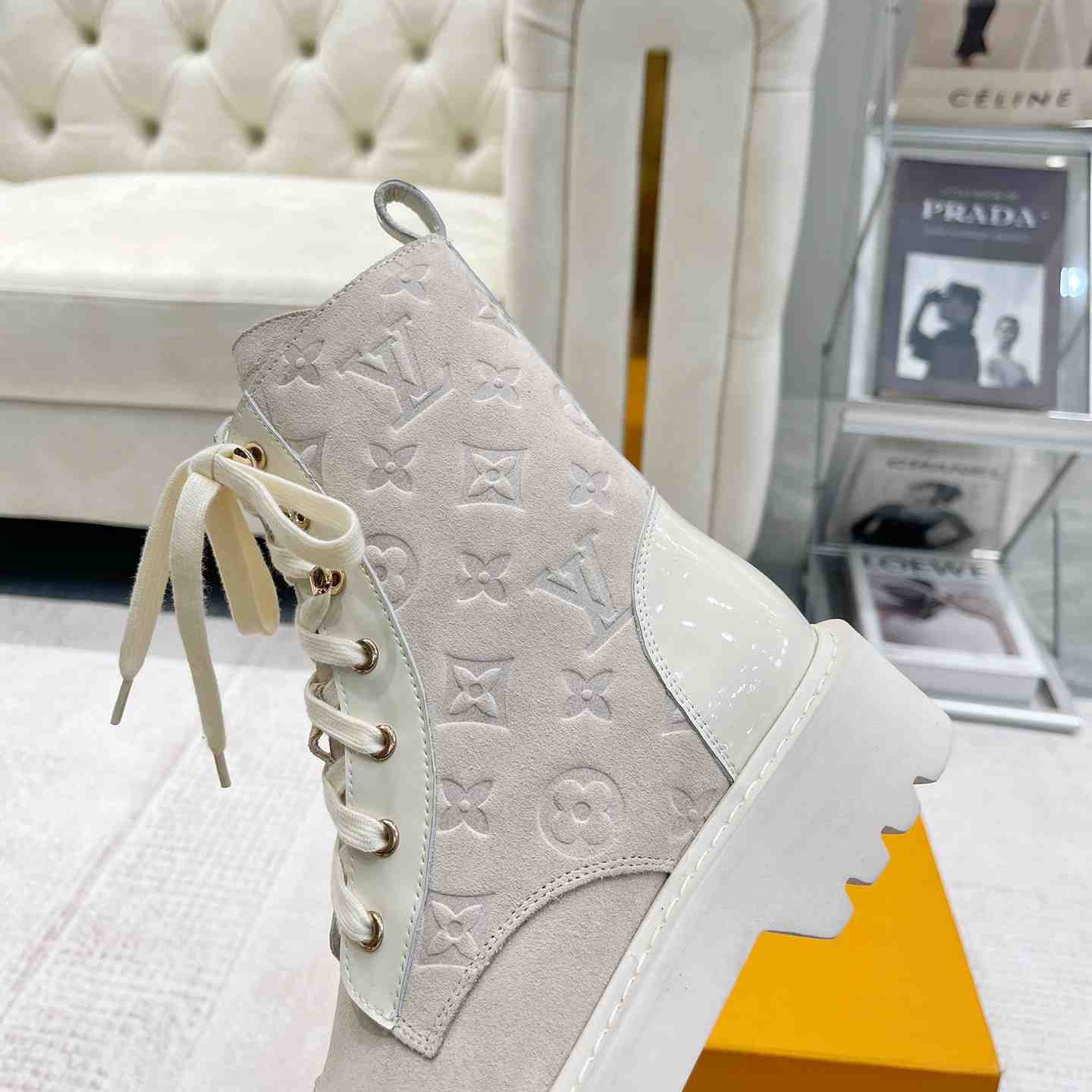 Louis Vuitton Territory Flat Ranger - DopestKickz