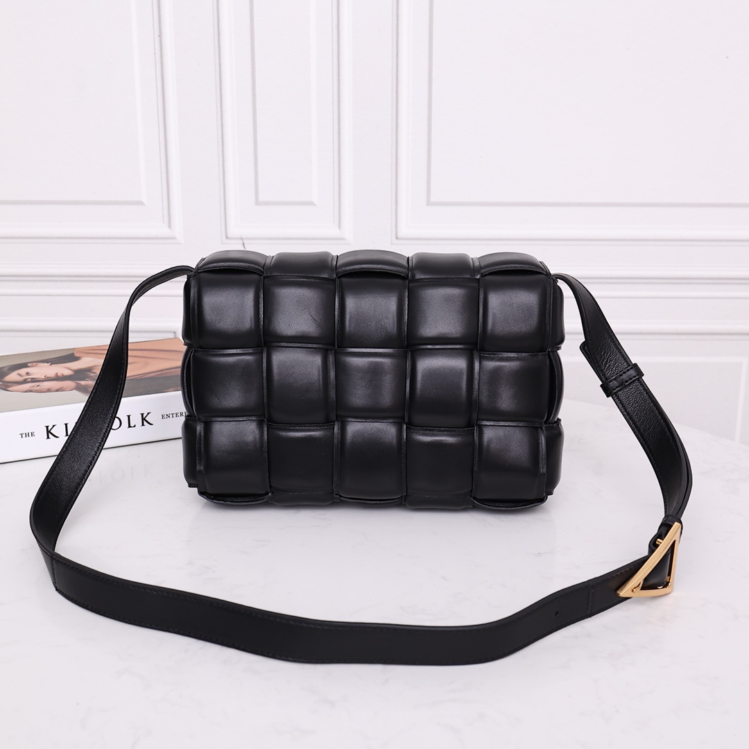 Bottega Veneta Padded Cassette Bag(26*18*8CM) - DopestKickz