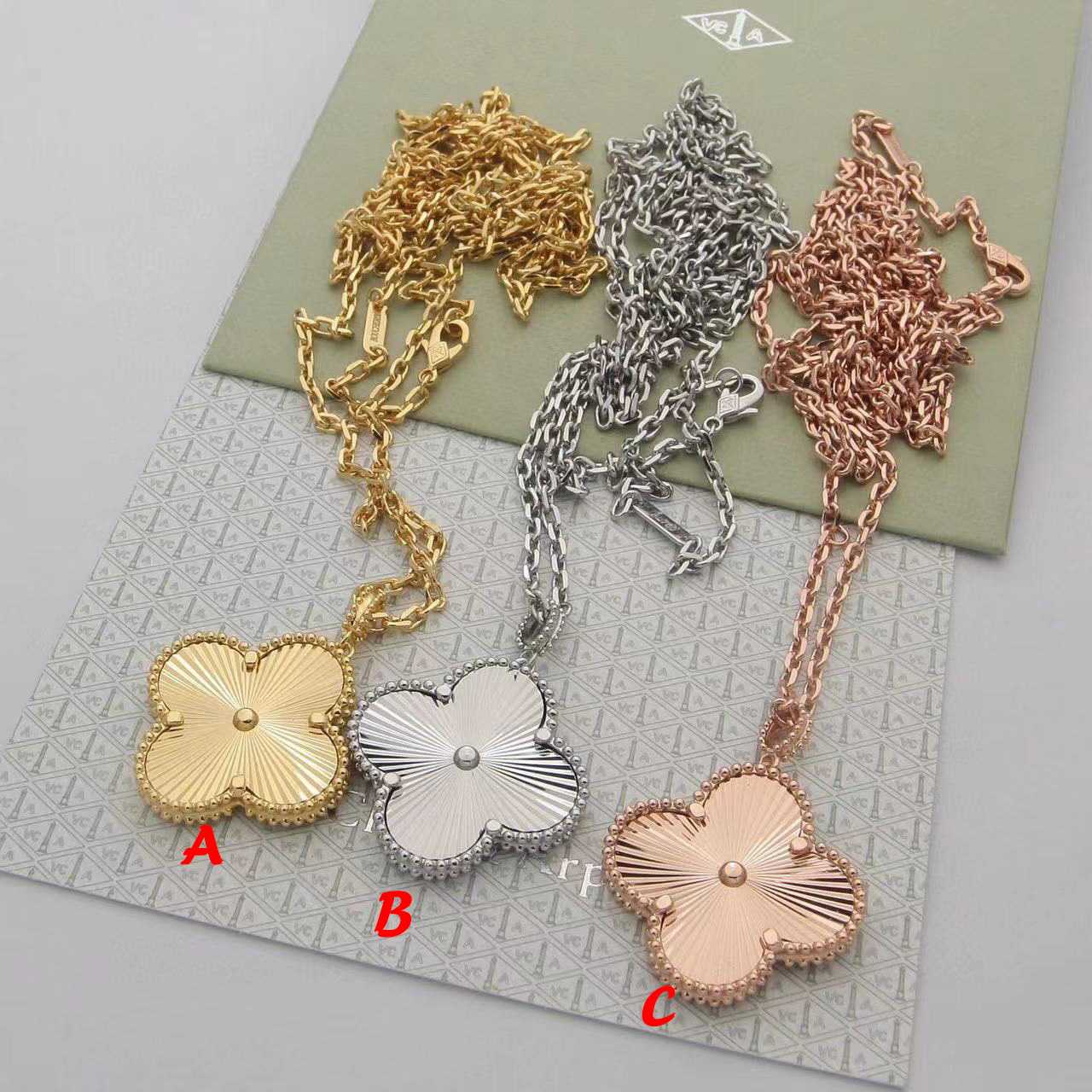 Van Cleef & Arpels Necklace - DopestKickz