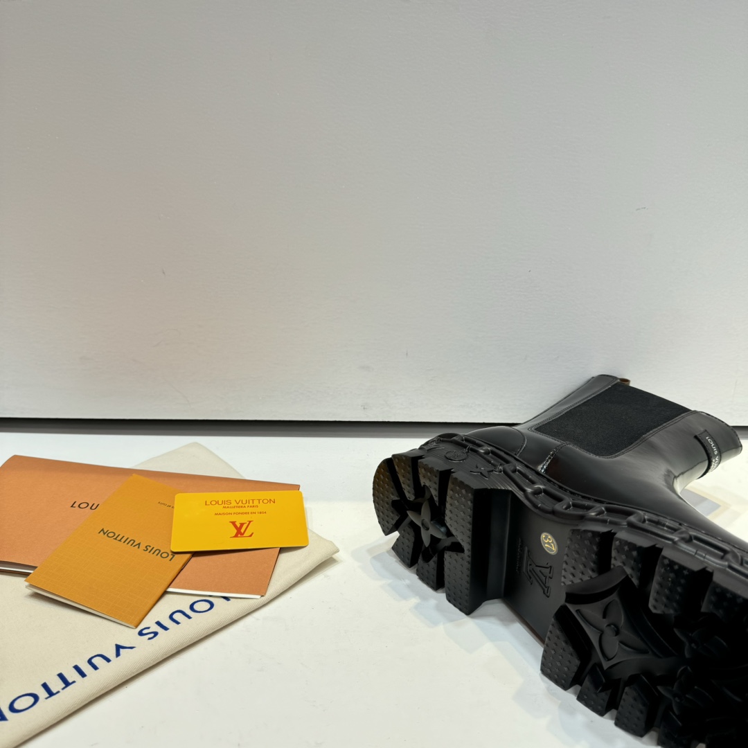 Louis Vuitton LV Record Chelsea Boot - DopestKickz
