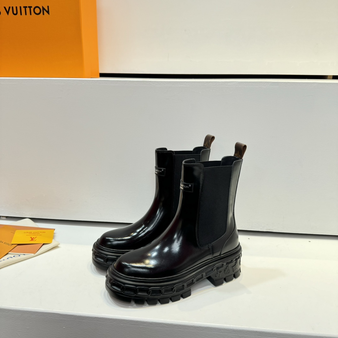 Louis Vuitton LV Record Chelsea Boot - DopestKickz