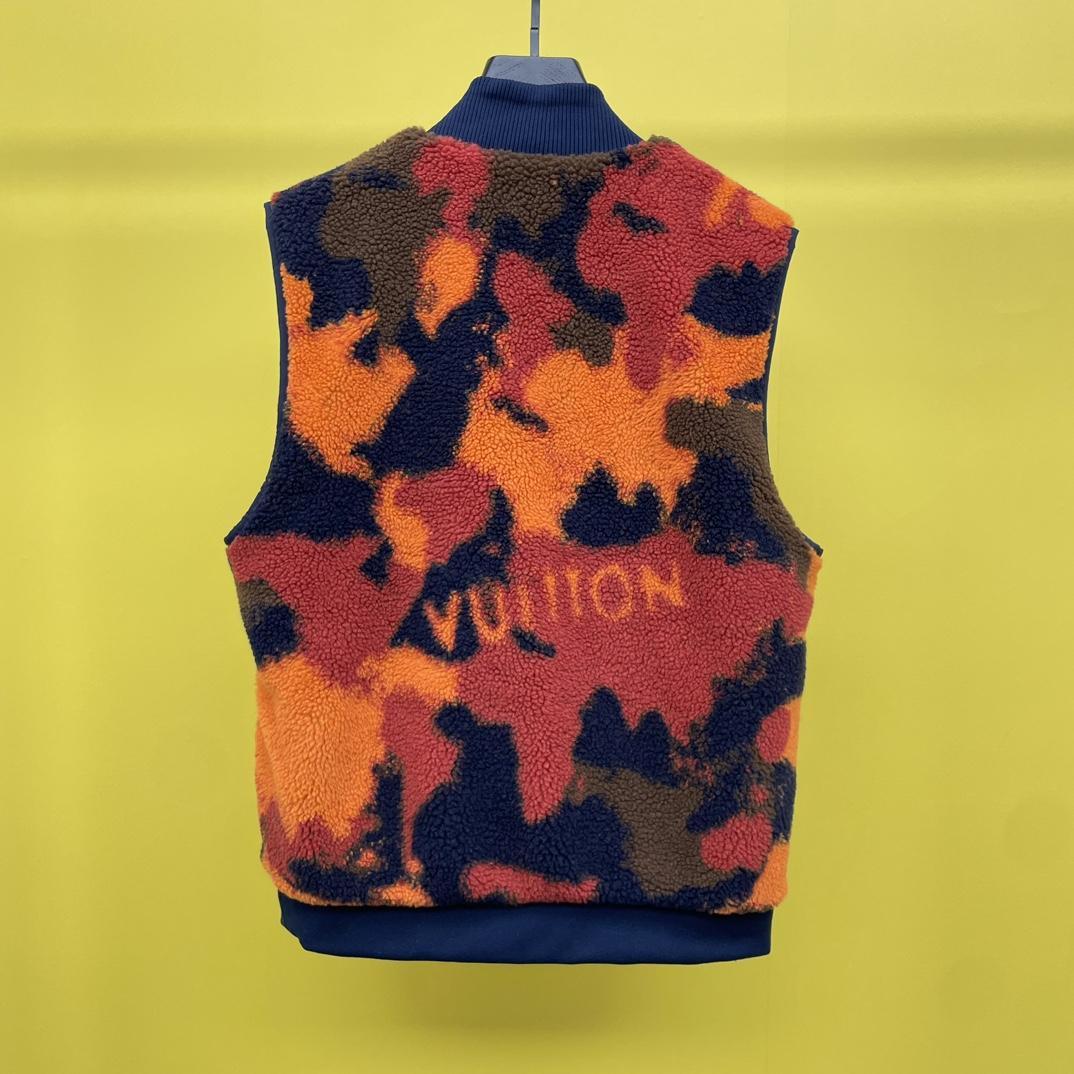 Louis Vuitton Reversible Fleece Gilet - DopestKickz