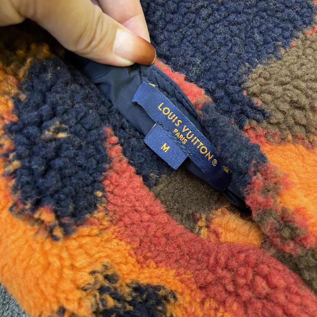 Louis Vuitton Reversible Fleece Gilet - DopestKickz