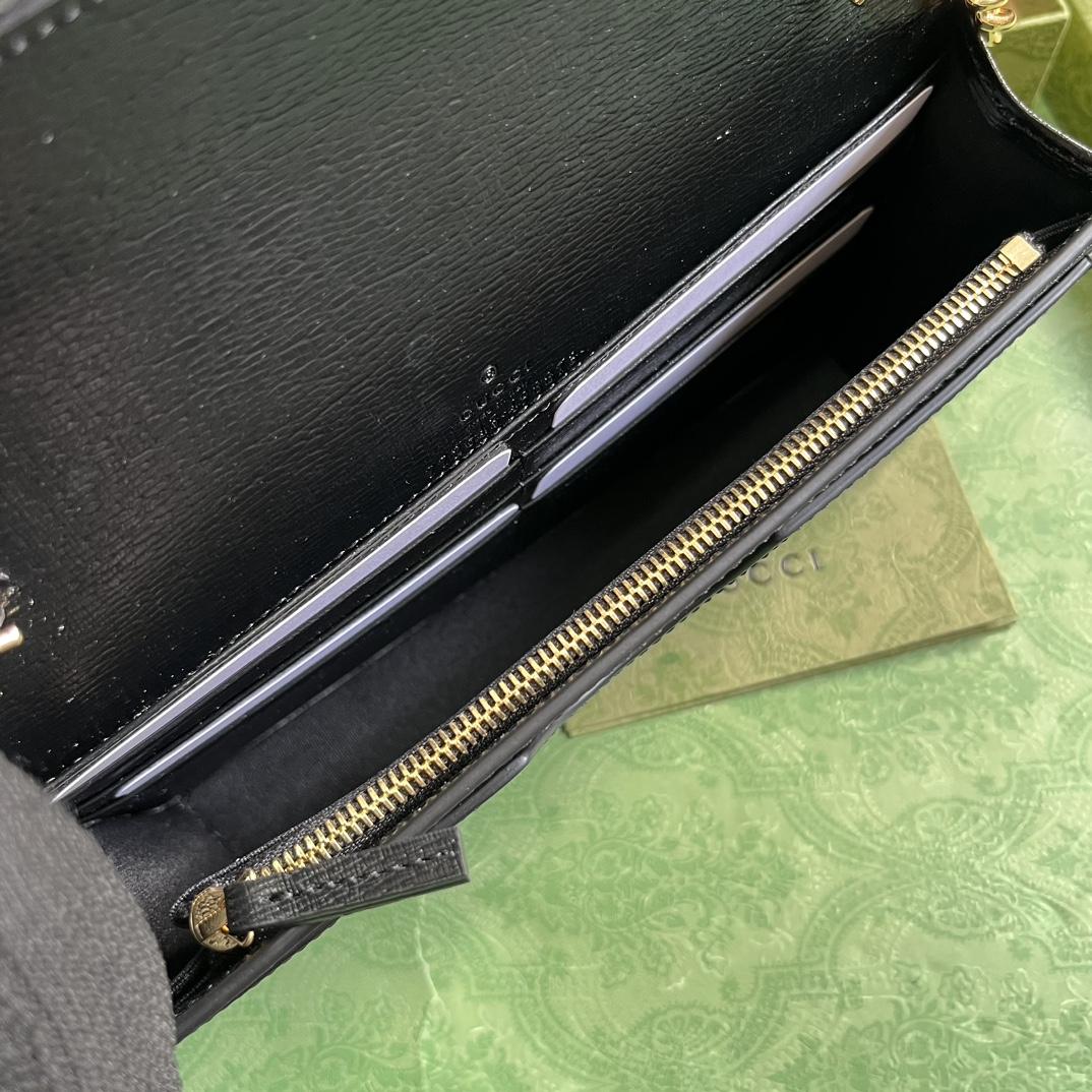 Gucci Chain Wallet With Gucci Script (12.5x 20x 4cm) - DopestKickz